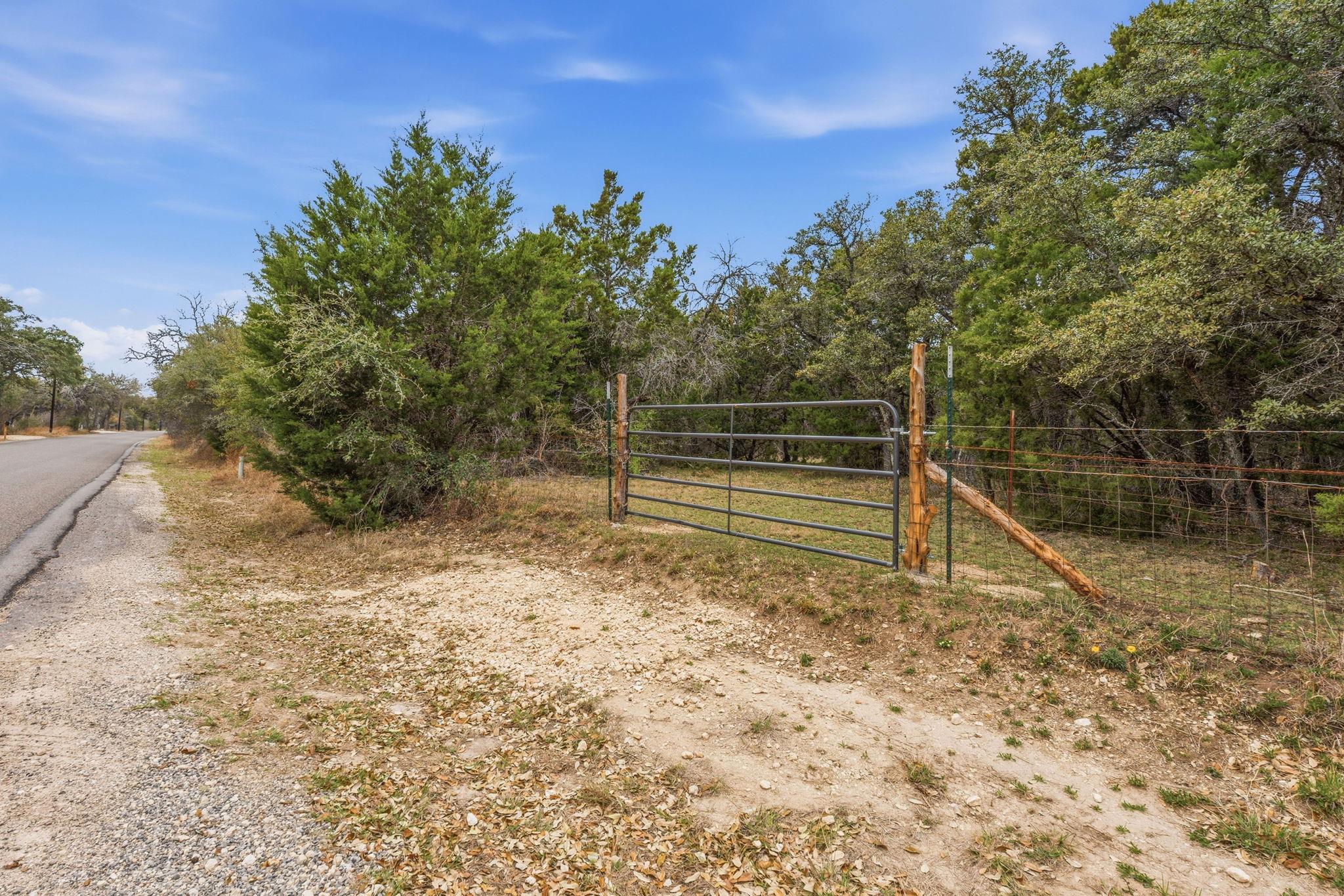 750 County Road 207 Rd, Liberty Hill, TX 78642