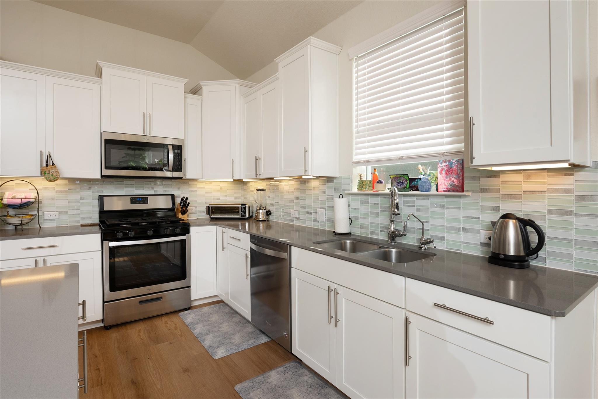 137 Big Leaf Dr, Buda, TX 78610