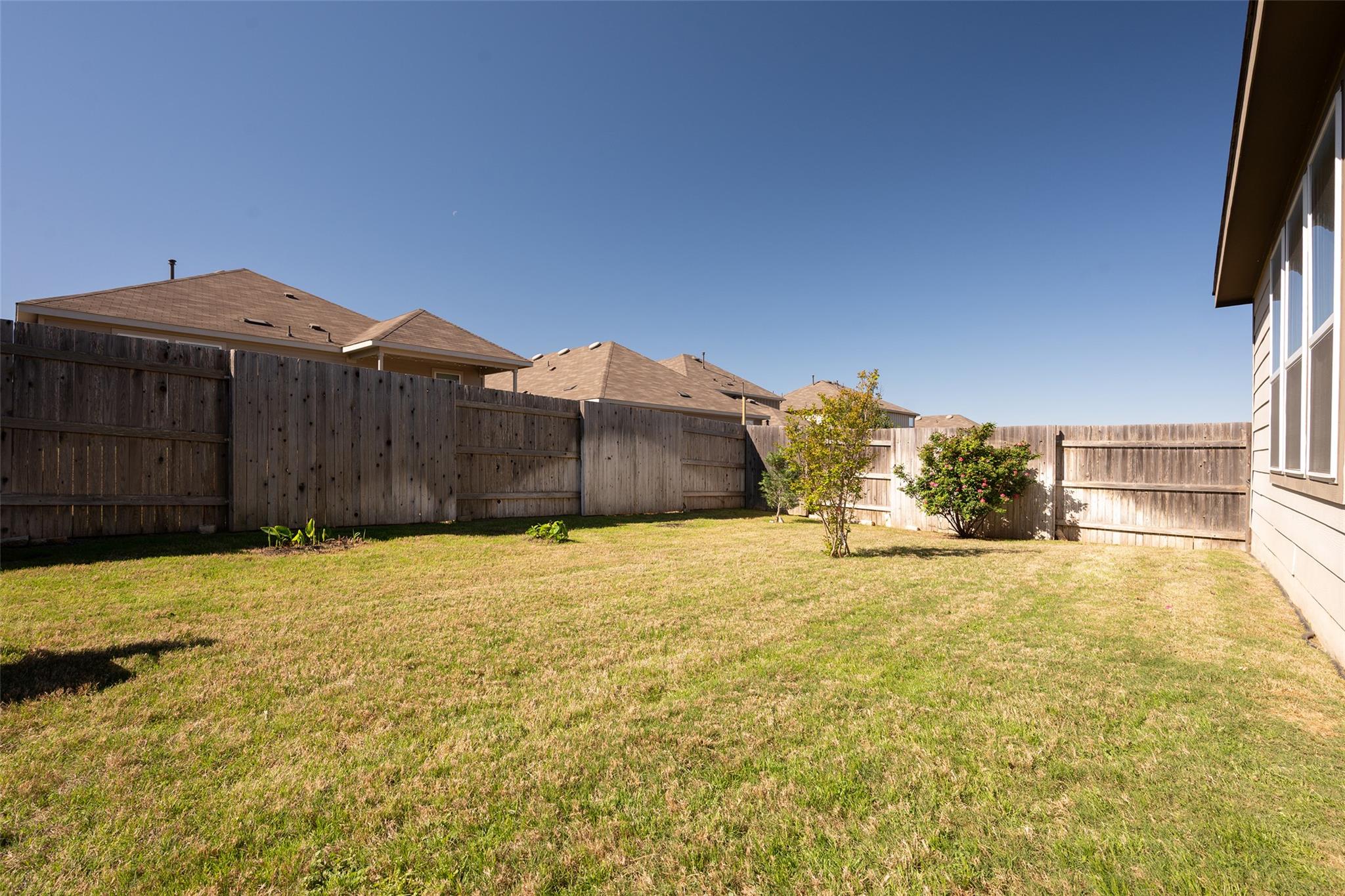 137 Big Leaf Dr, Buda, TX 78610
