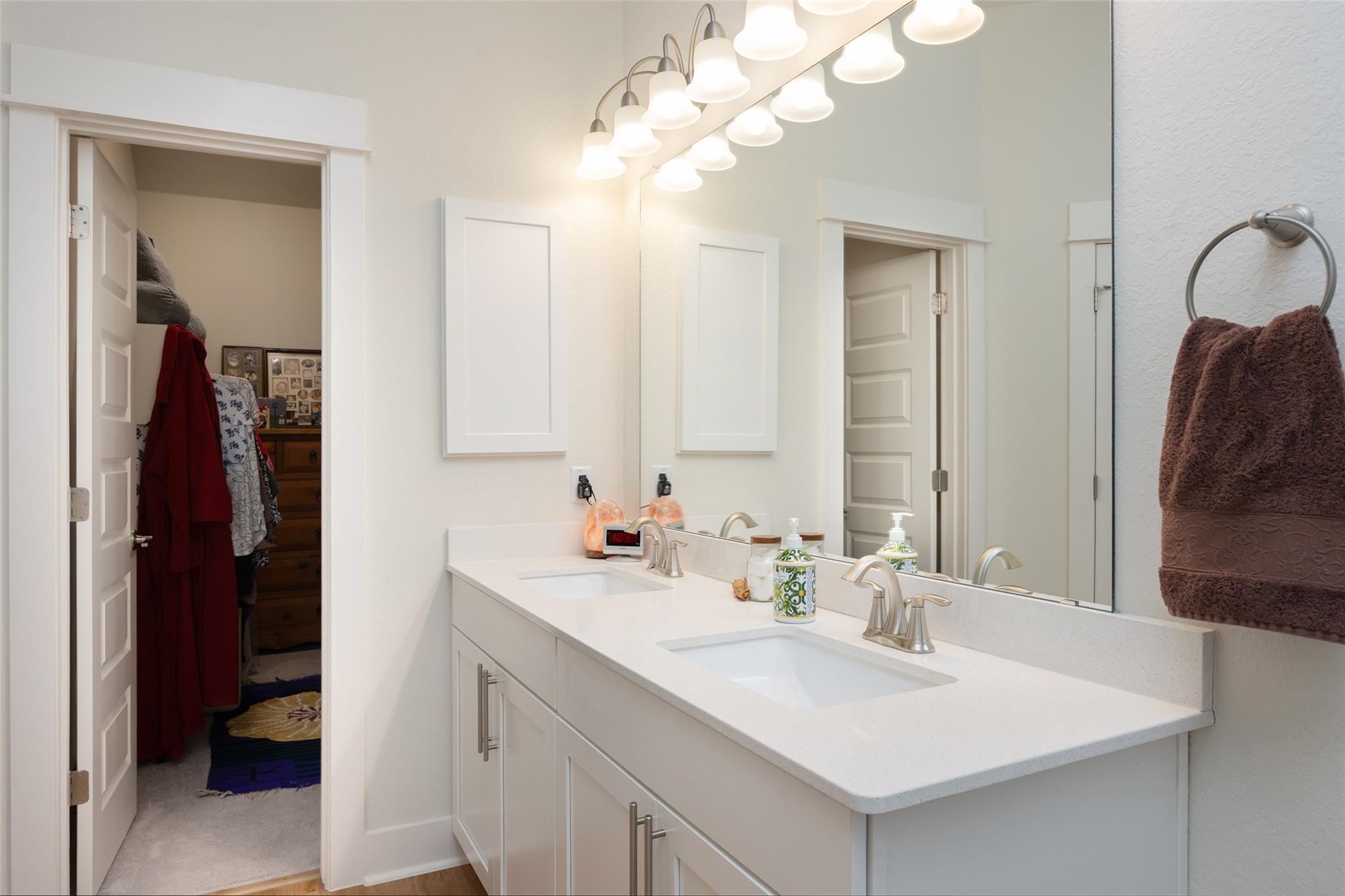 137 Big Leaf Dr, Buda, TX 78610