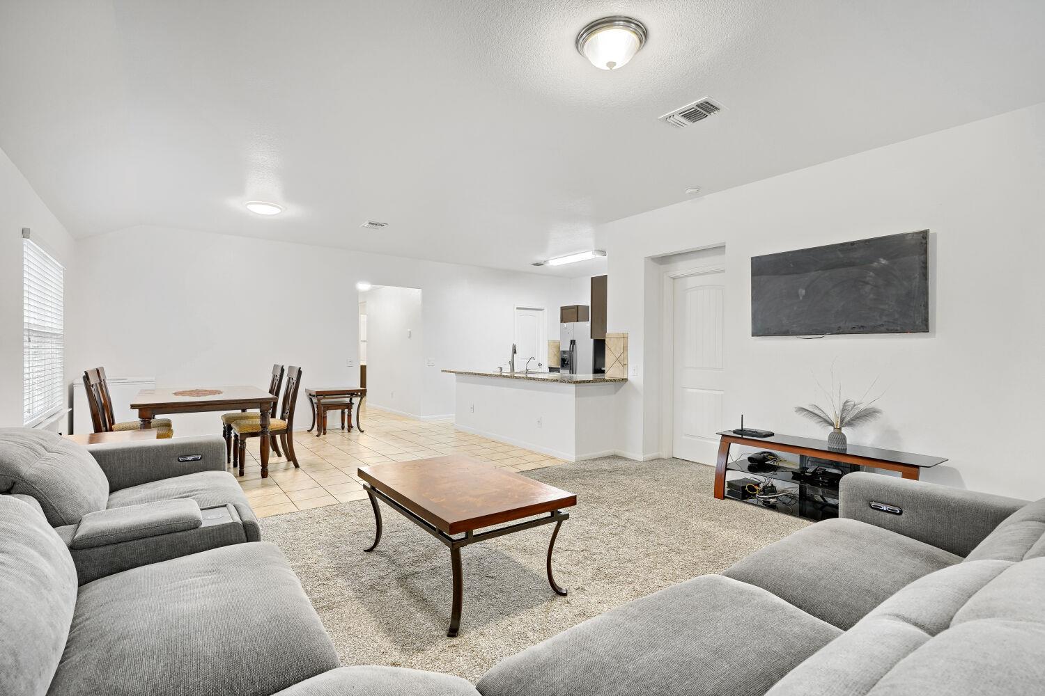 100 Liard River Rd, Hutto, TX 78634