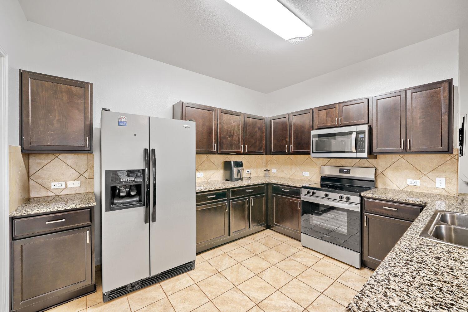 100 Liard River Rd, Hutto, TX 78634