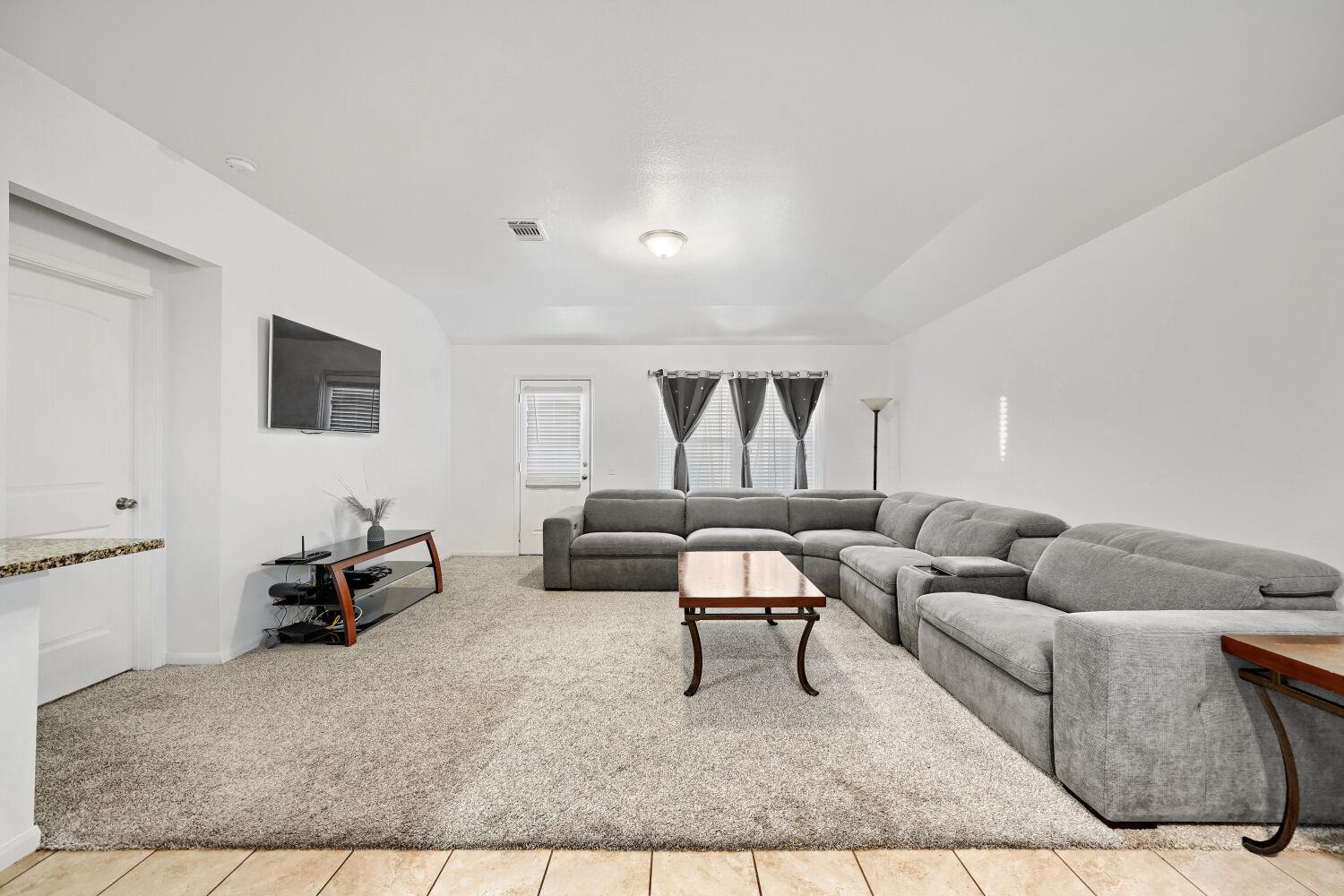 100 Liard River Rd, Hutto, TX 78634