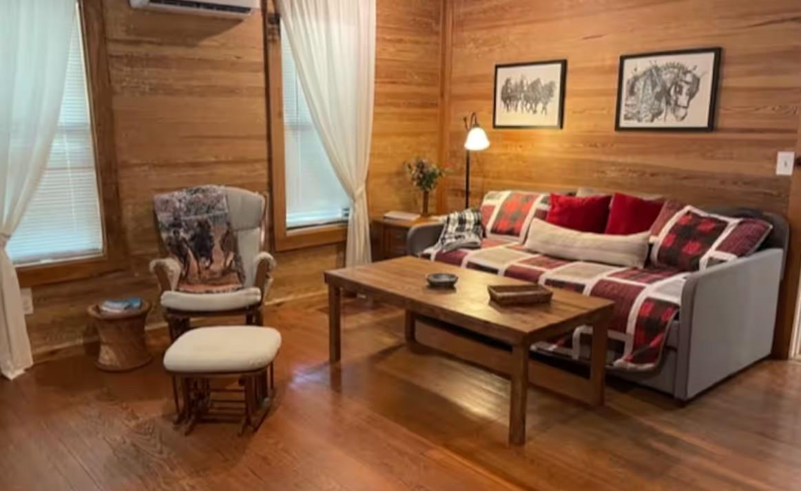 1241 Post Oak Point Rd, New Ulm, TX 78950