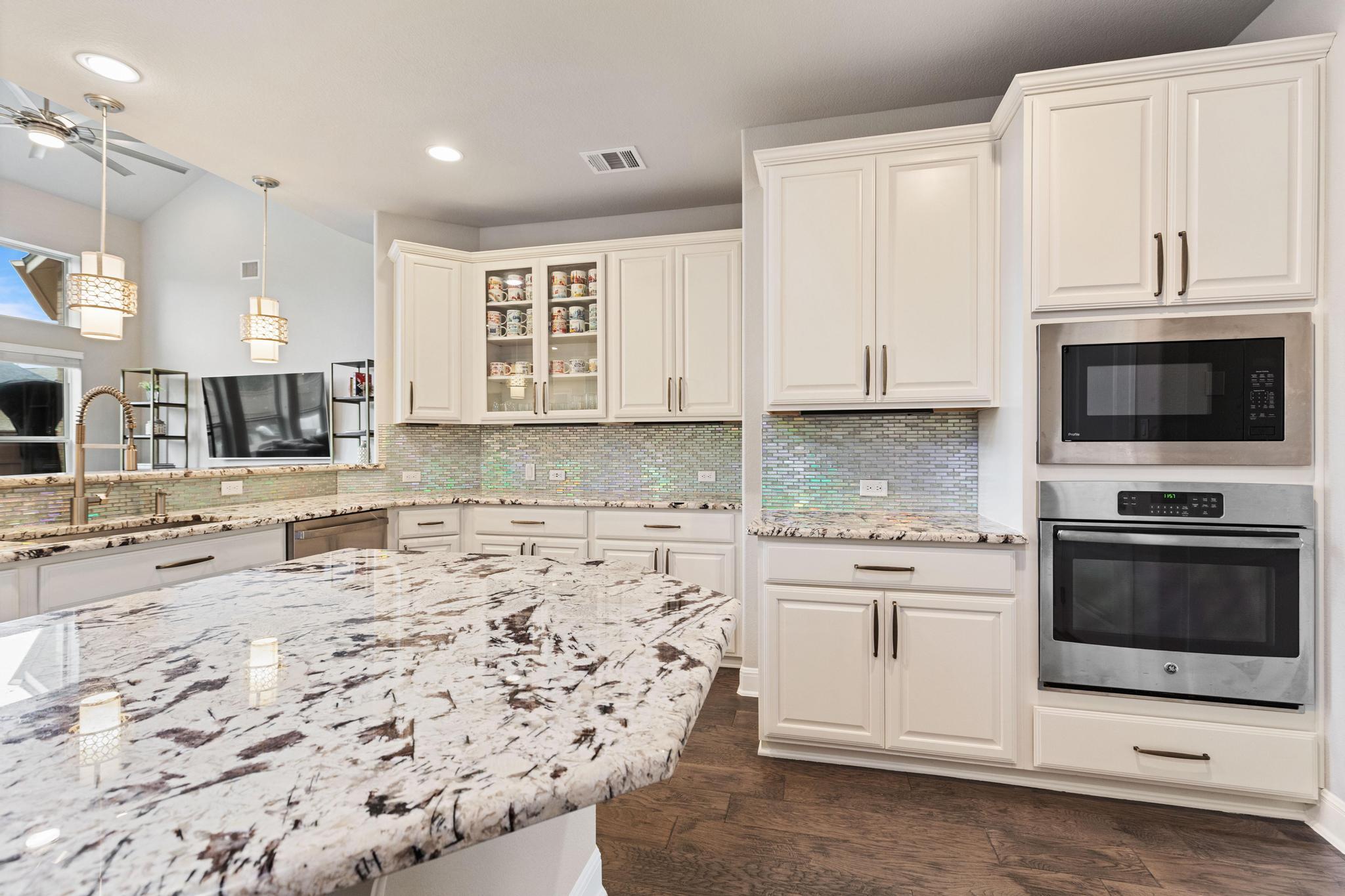 3028 Silvergrass Cv, Leander, TX 78641