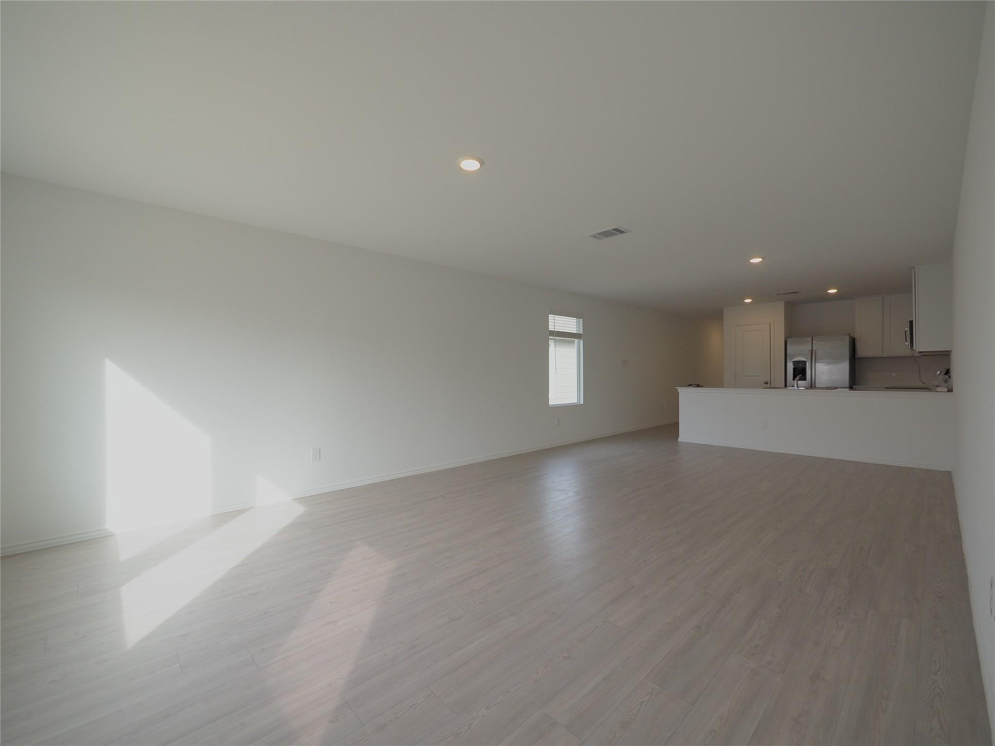 337 Rancho Del Cielo Loop, Jarrell, TX 75637