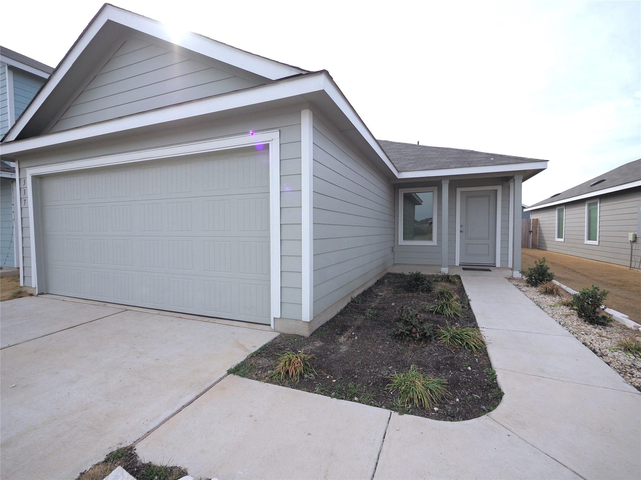 337 Rancho Del Cielo Loop, Jarrell, TX 75637