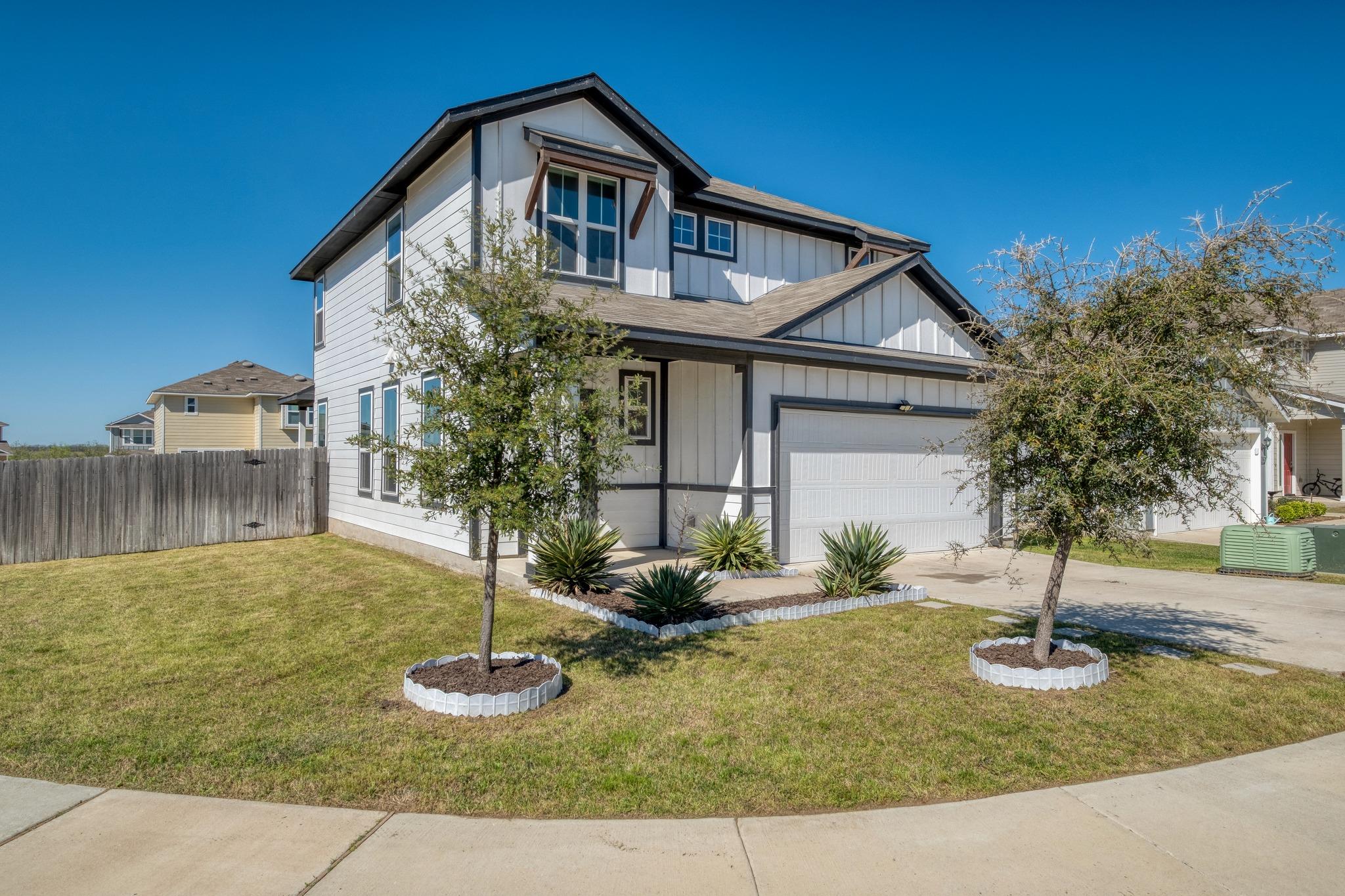 340 Black Opal Dr, Jarrell, TX 76537