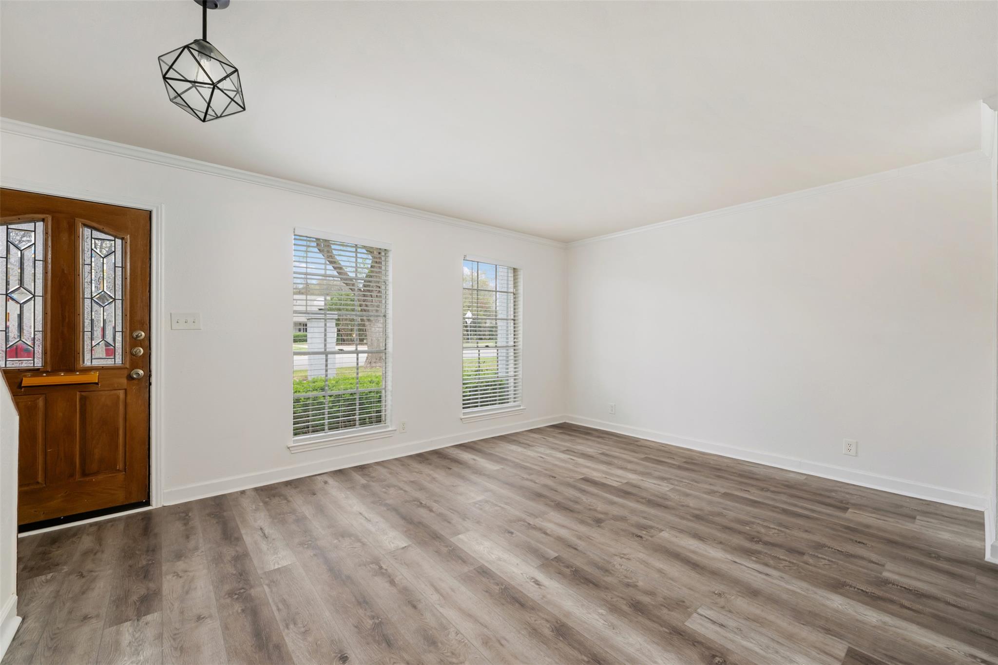 6107 Bullard Dr # A, Austin, TX 78757