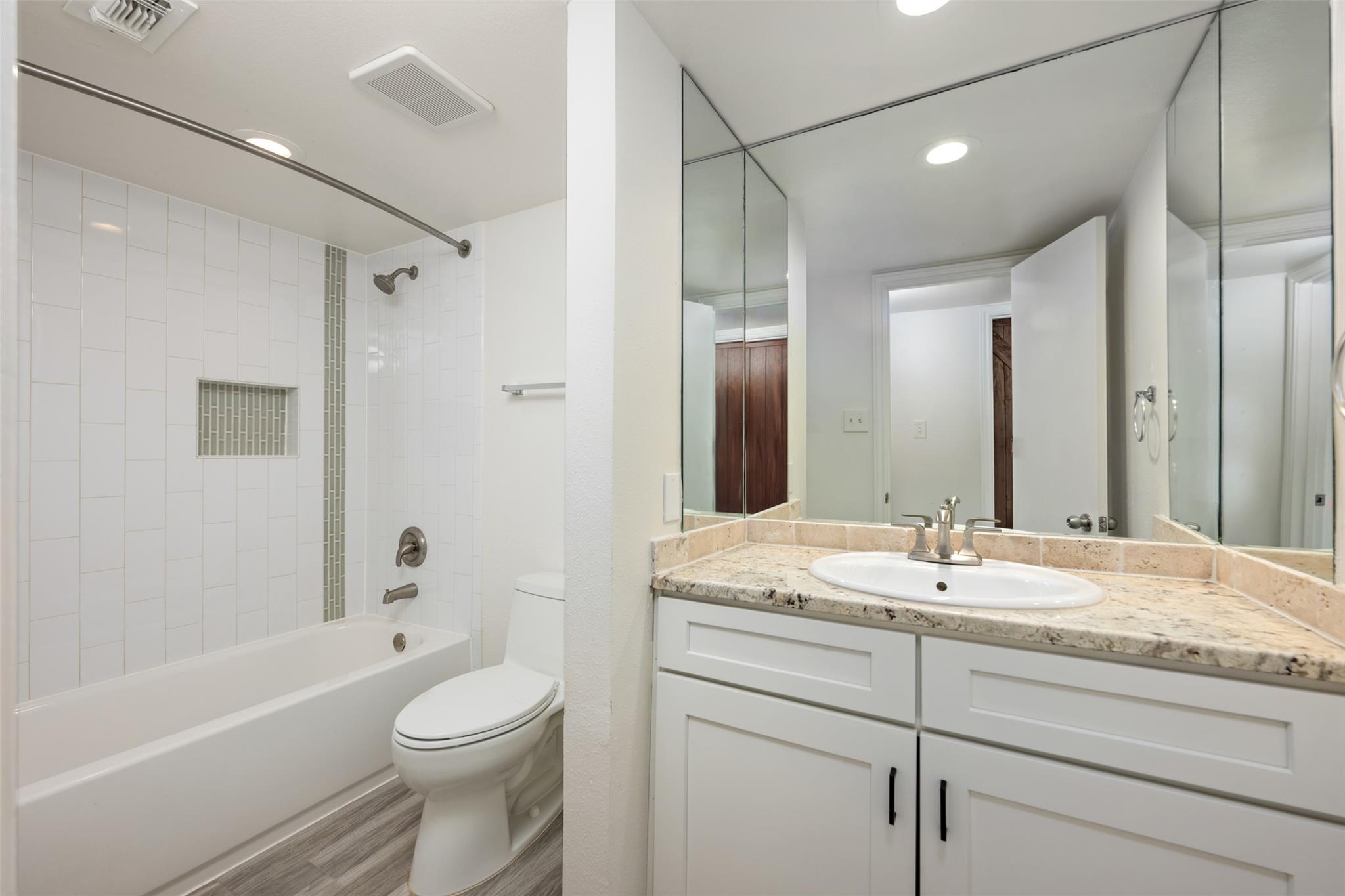 6107 Bullard Dr # A, Austin, TX 78757