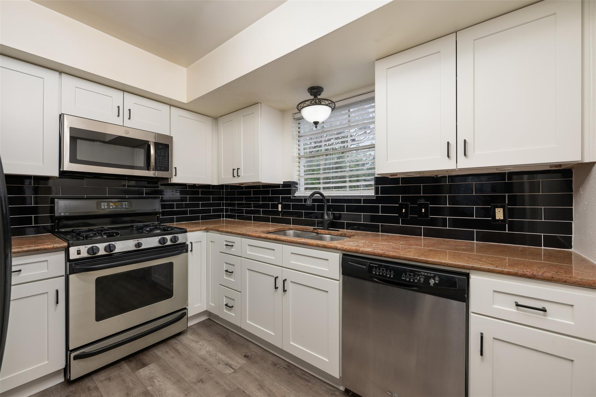 6107 Bullard Dr # A, Austin, TX 78757