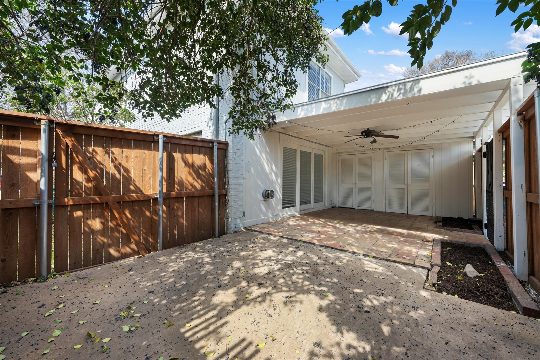 6107 Bullard Dr # A, Austin, TX 78757