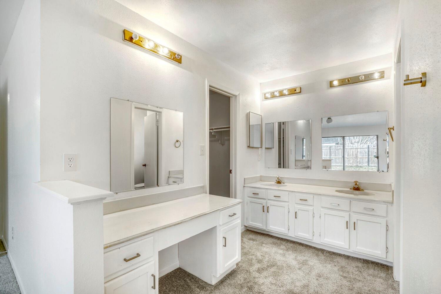 13426 Carruth Ln, Houston, TX 77083