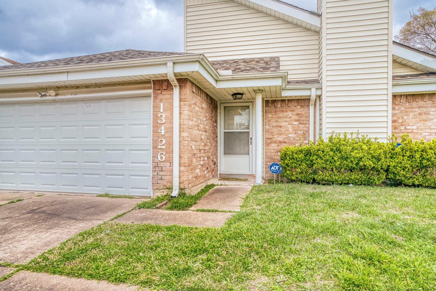 13426 Carruth Ln, Houston, TX 77083
