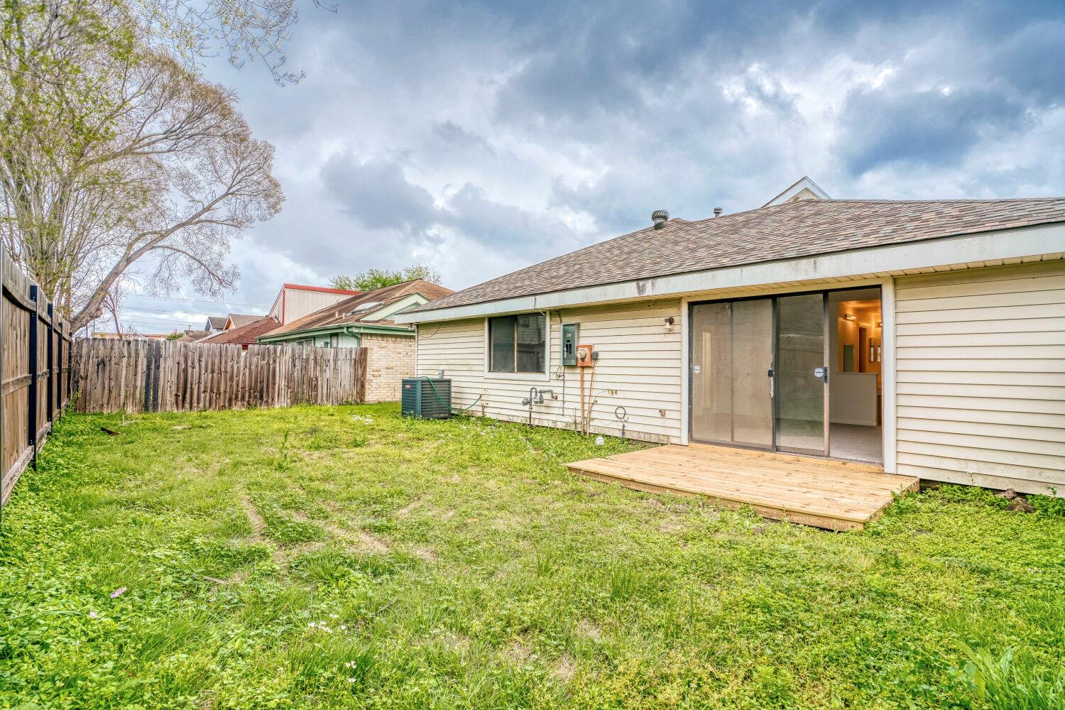 13426 Carruth Ln, Houston, TX 77083