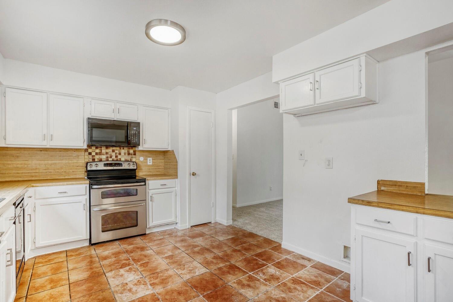 13426 Carruth Ln, Houston, TX 77083