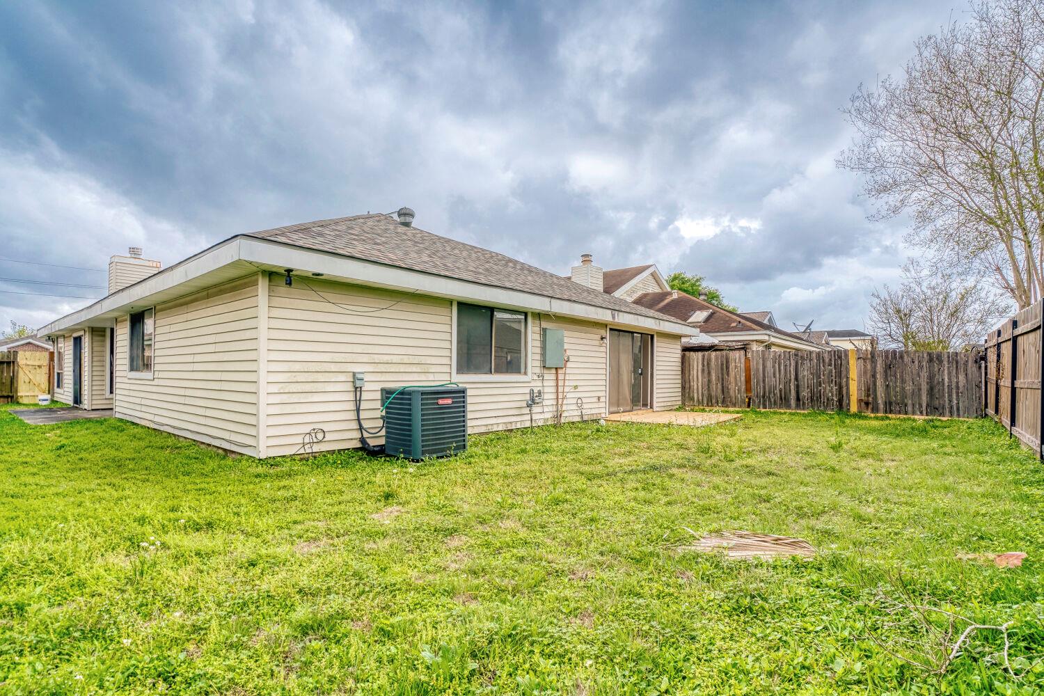 13426 Carruth Ln, Houston, TX 77083