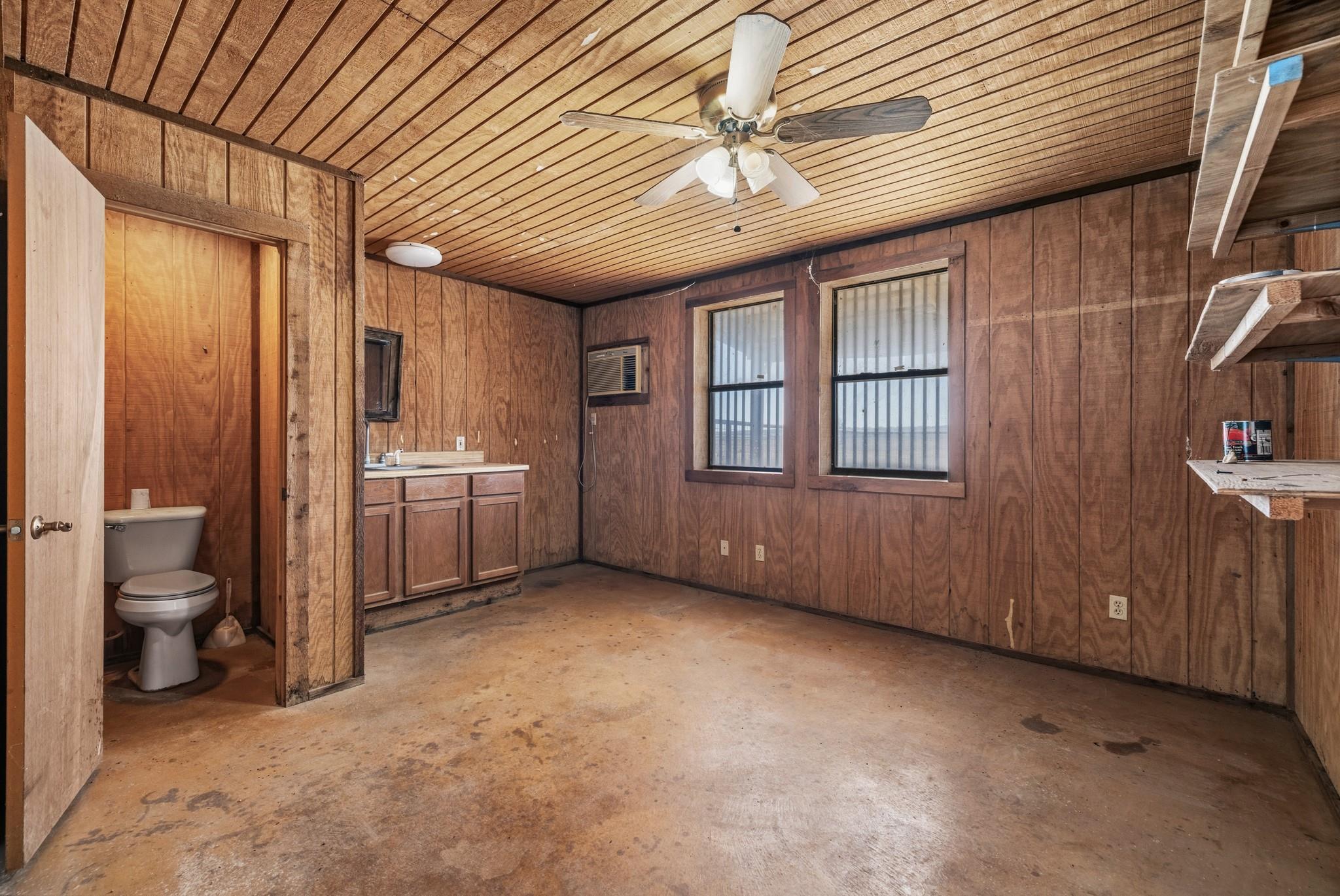 249 Eureka Ln, Fredericksburg, TX 78624