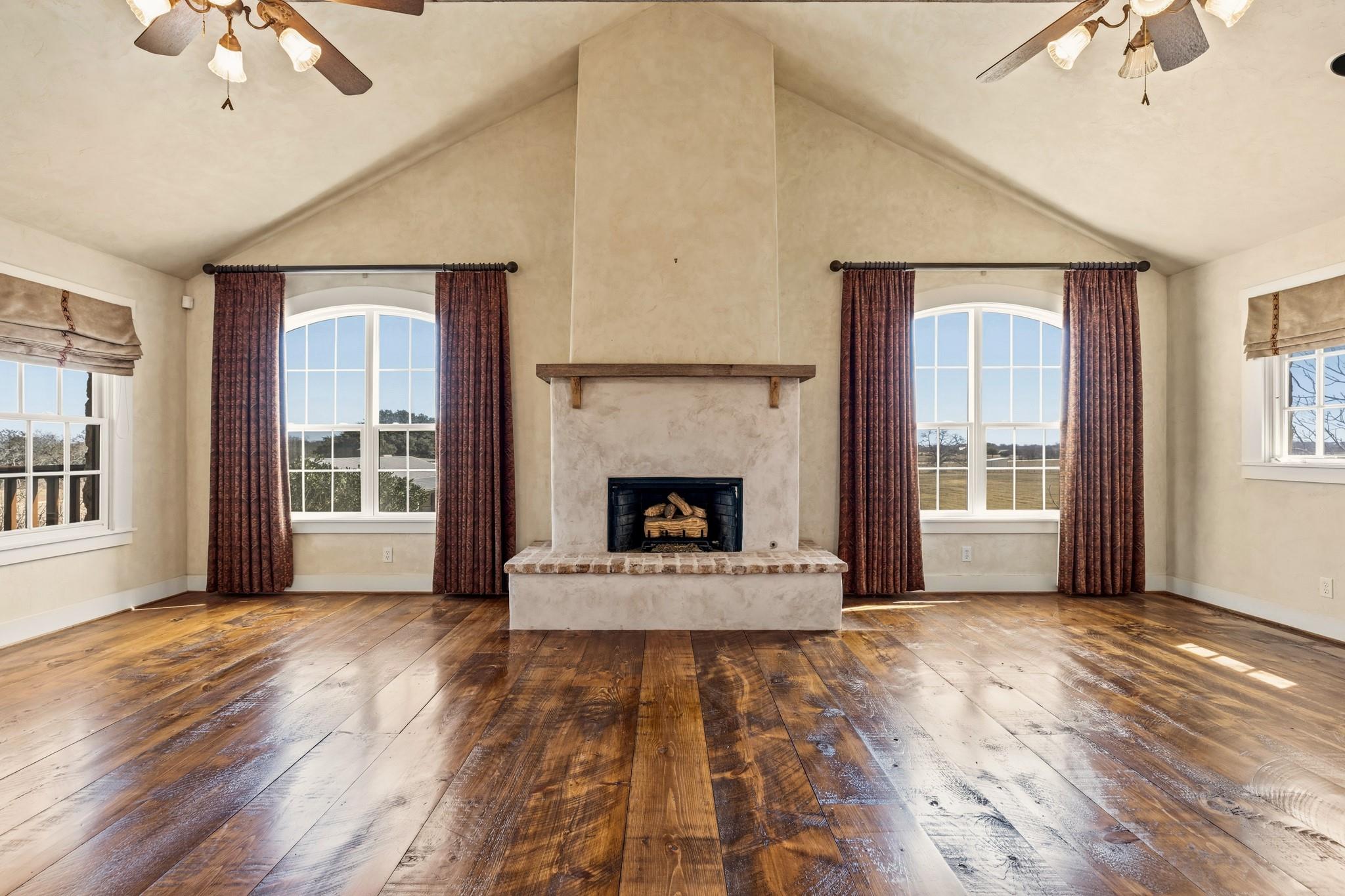 249 Eureka Ln, Fredericksburg, TX 78624