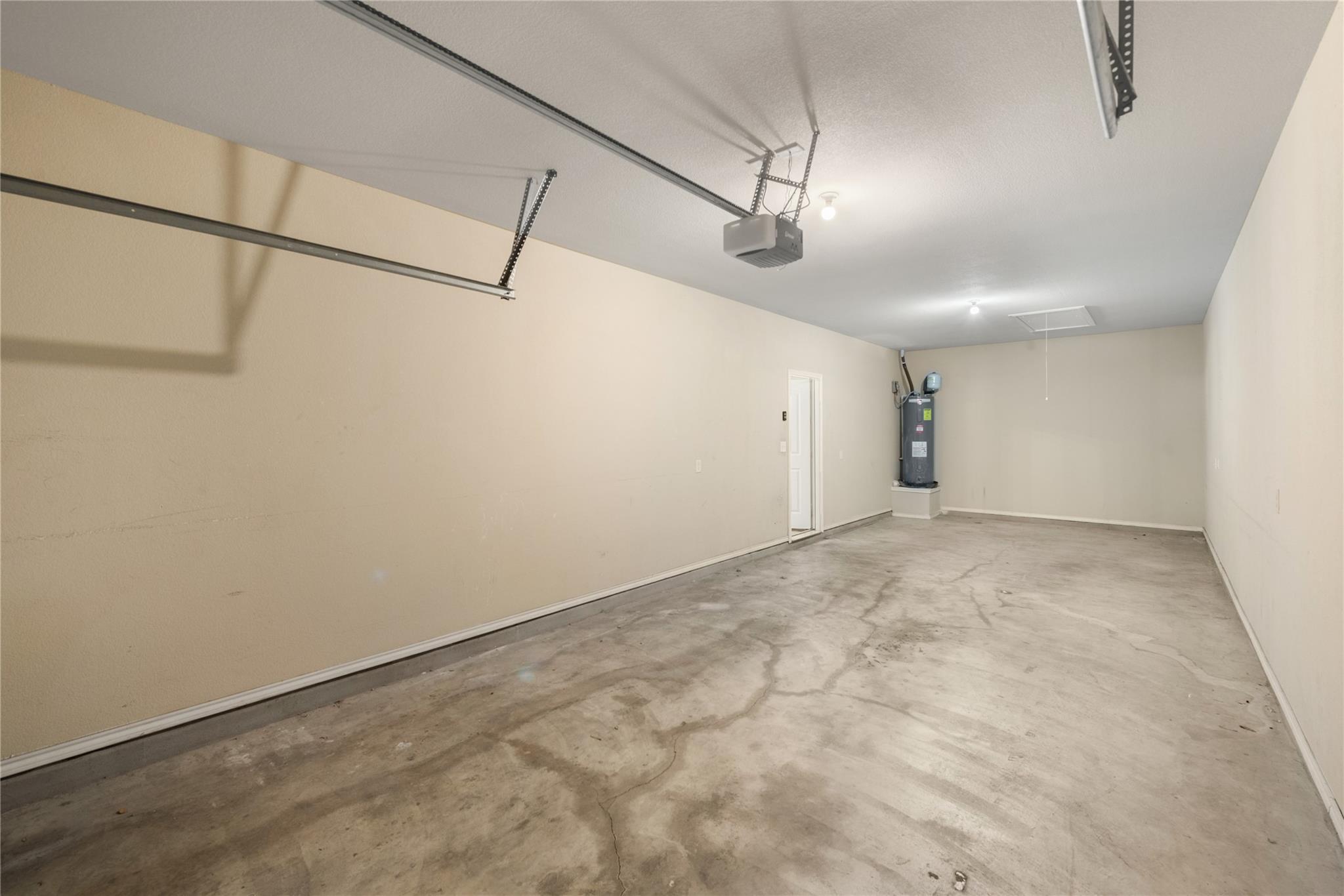 101 Creekside Villa Dr, Kyle, TX 78640