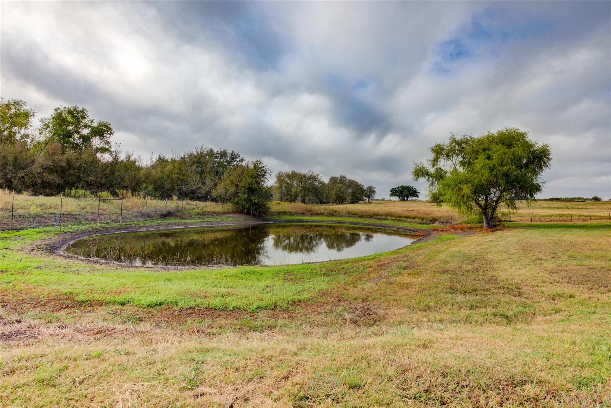 1192 Sand Hill Rd, Dale, TX 78616