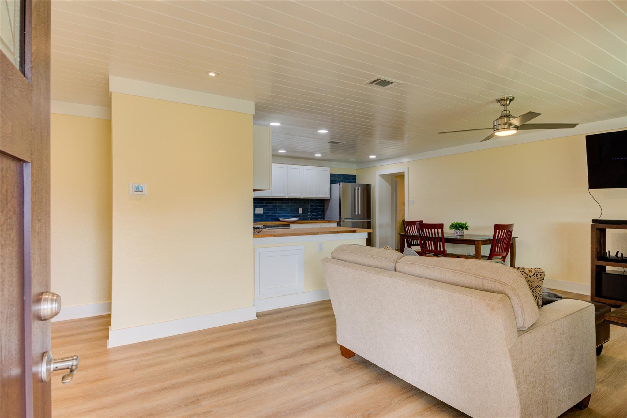 1192 Sand Hill Rd, Dale, TX 78616