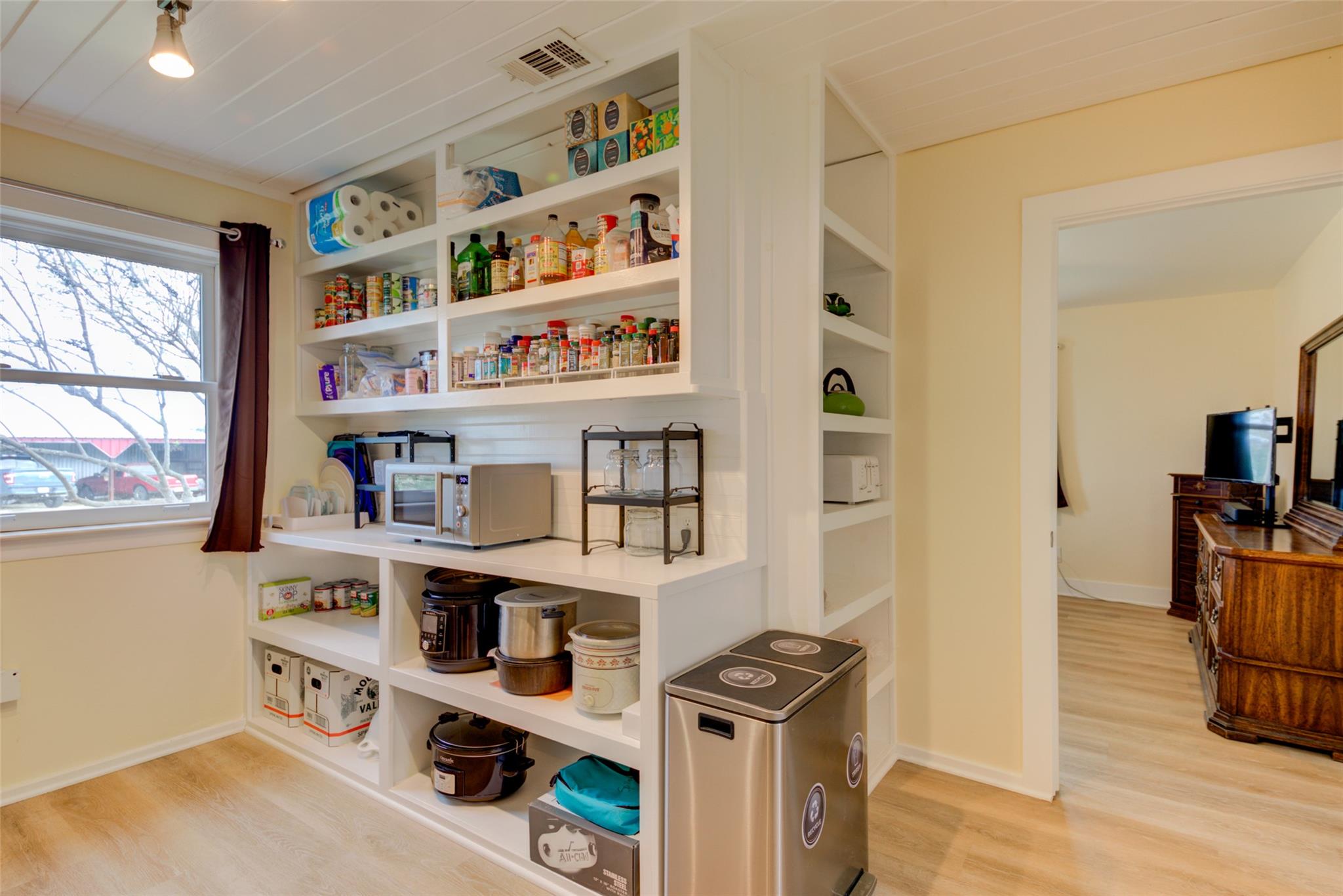 1192 Sand Hill Rd, Dale, TX 78616