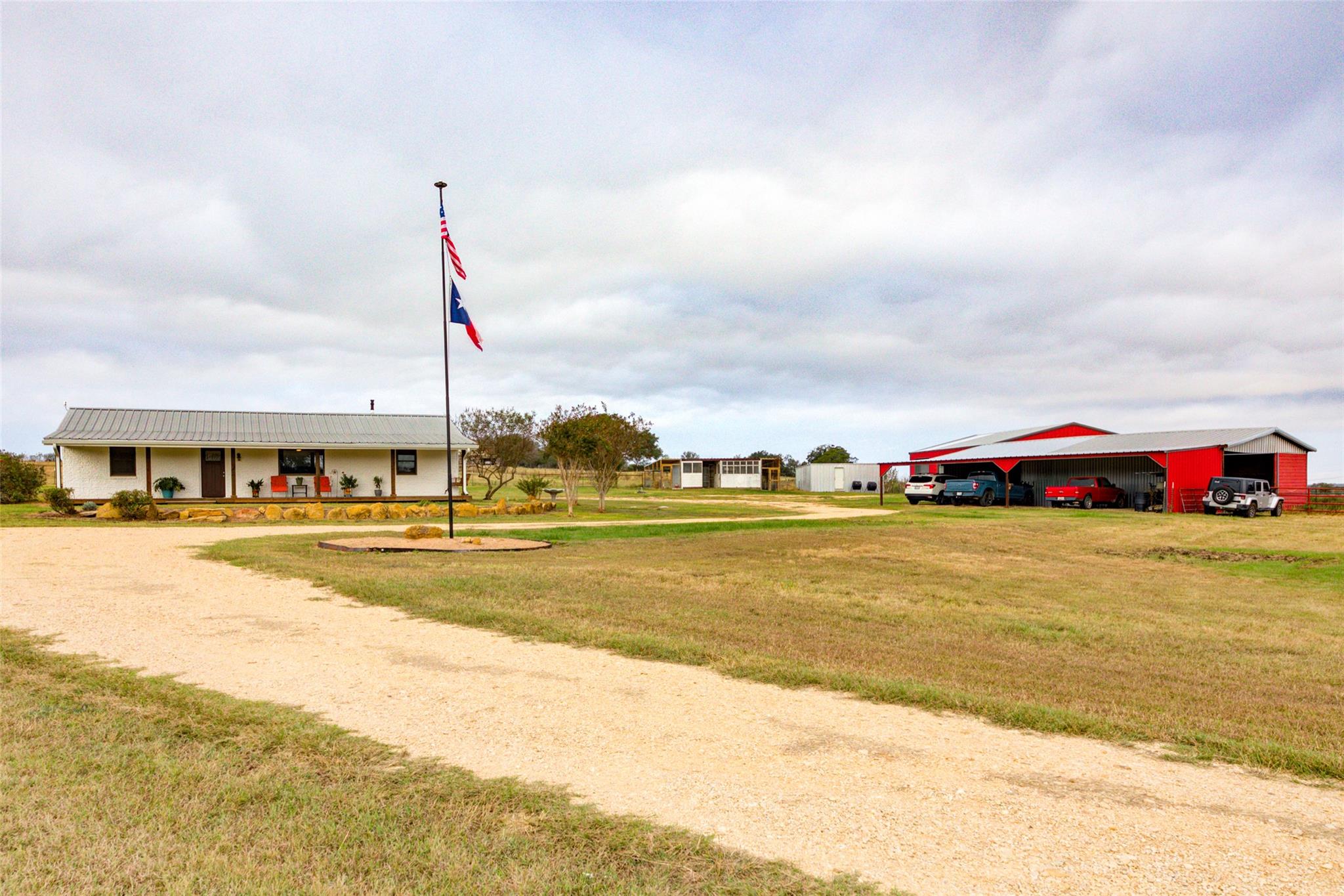 1192 Sand Hill Rd, Dale, TX 78616