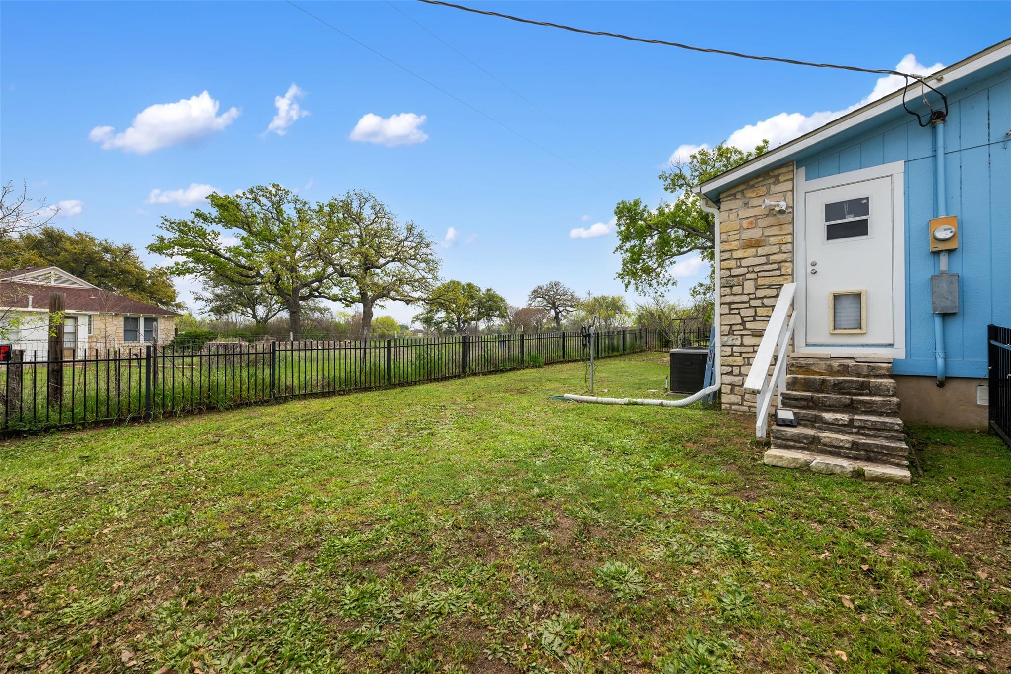 106 Black Rock Dr, Buchanan Dam, TX 78609