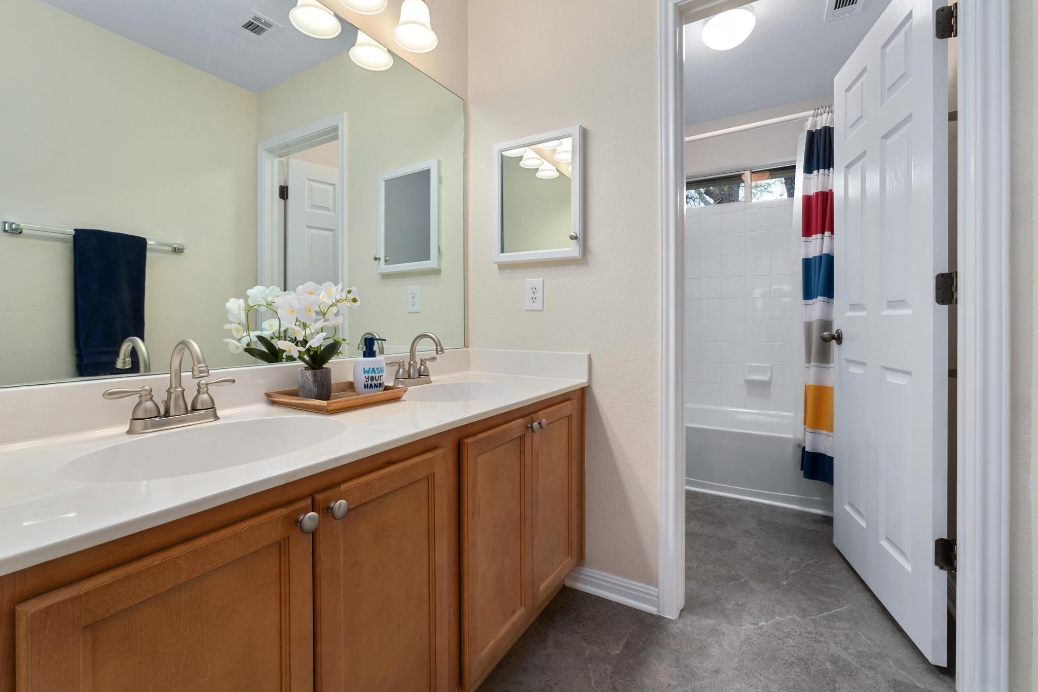 484 Cullen Blvd, Buda, TX 78610