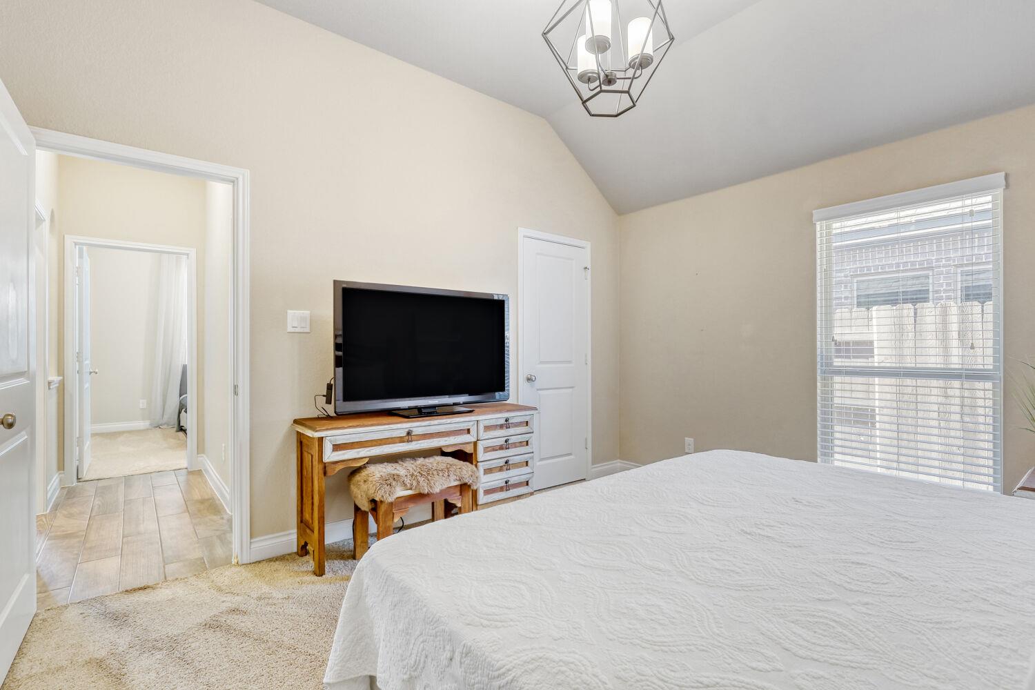 2416 BURBERRY Ln, Leander, TX 78641