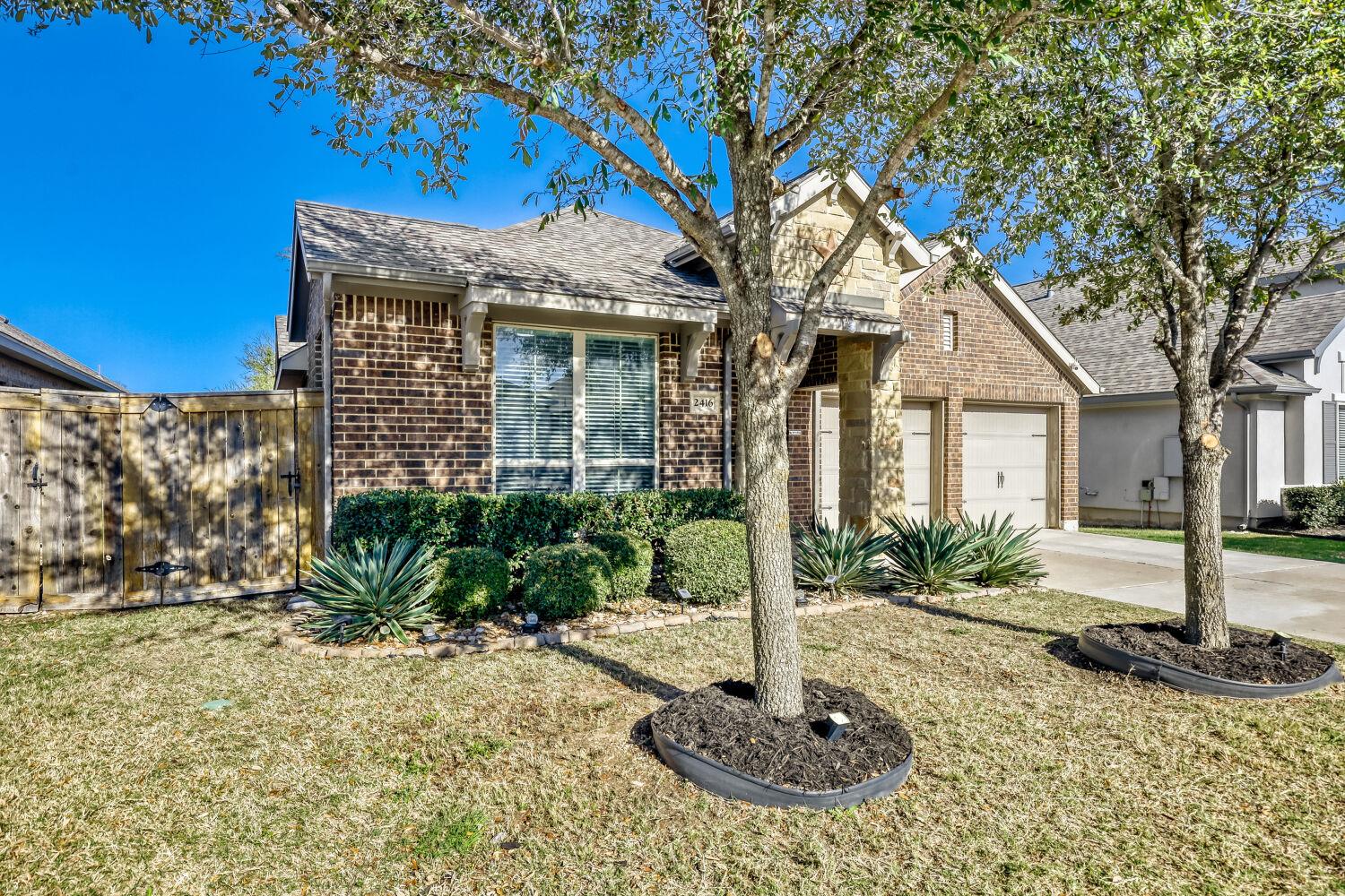 2416 BURBERRY Ln, Leander, TX 78641