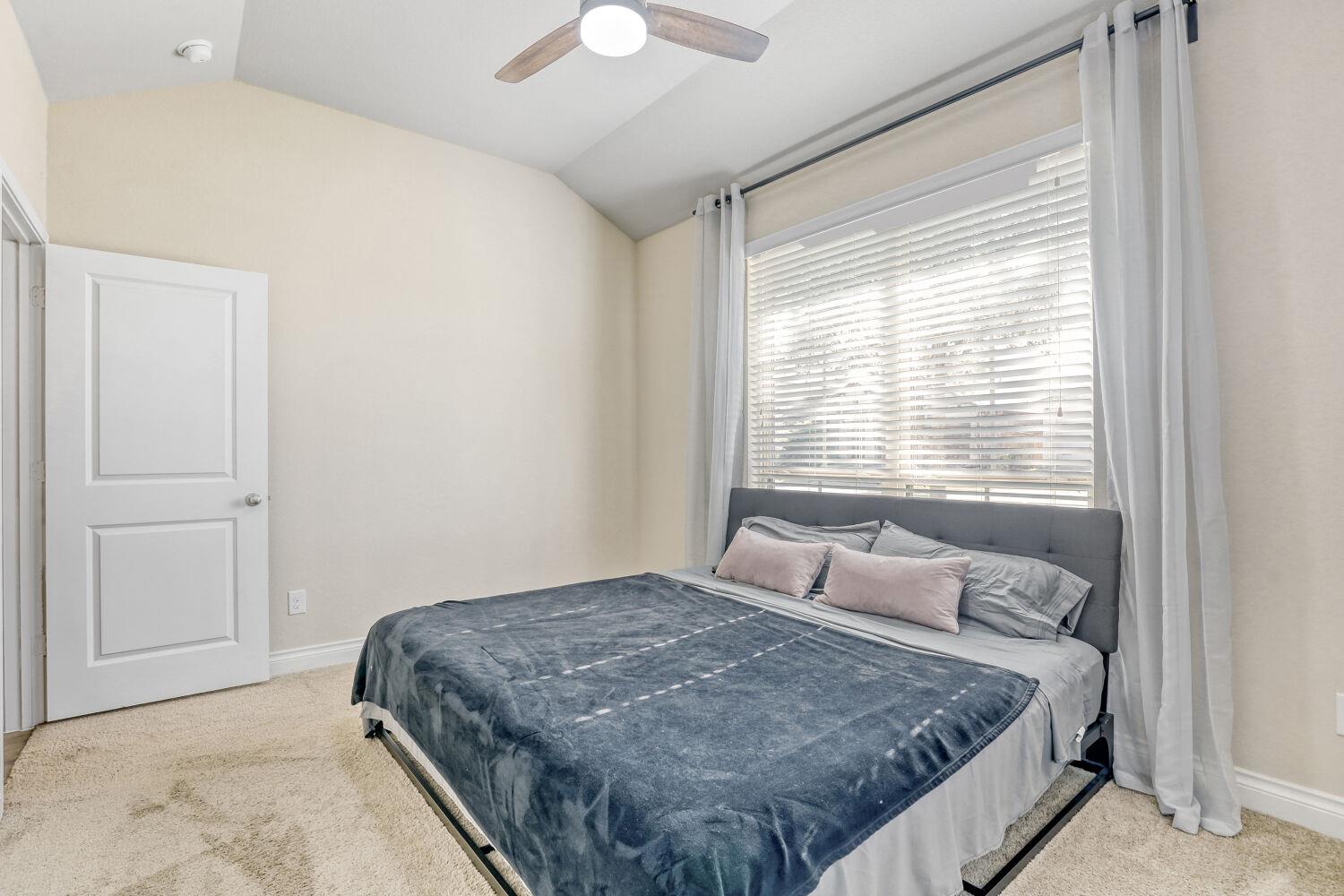 2416 BURBERRY Ln, Leander, TX 78641