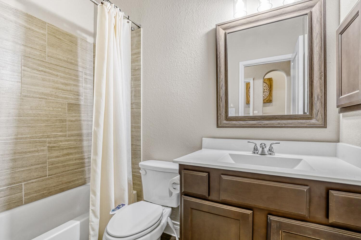 2416 BURBERRY Ln, Leander, TX 78641