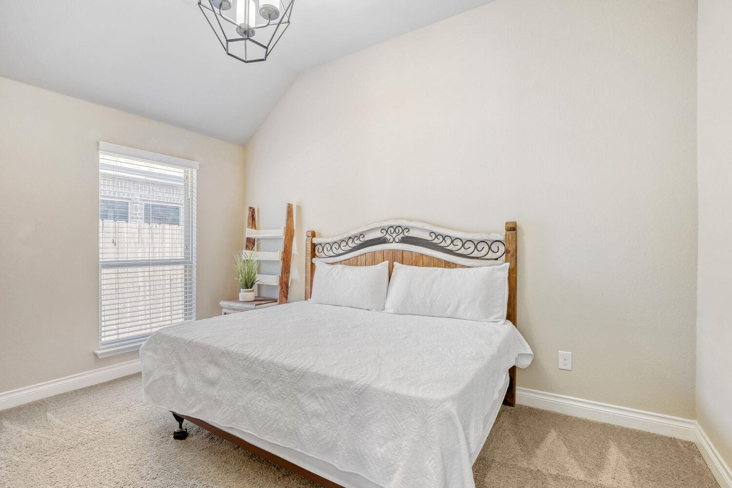 2416 BURBERRY Ln, Leander, TX 78641