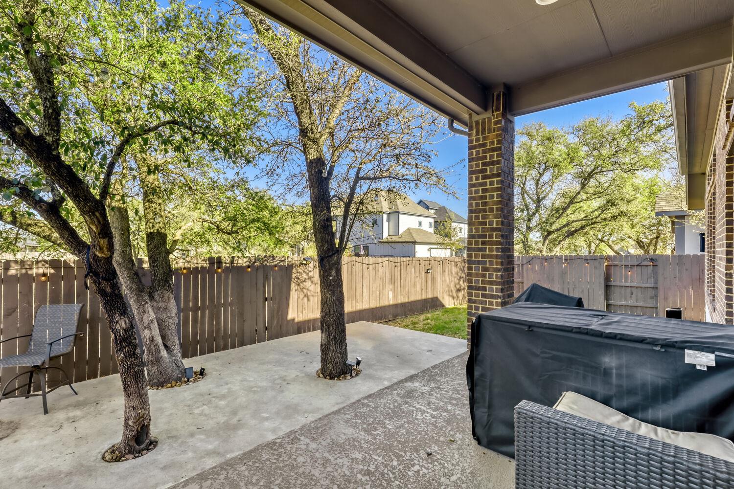 2416 BURBERRY Ln, Leander, TX 78641