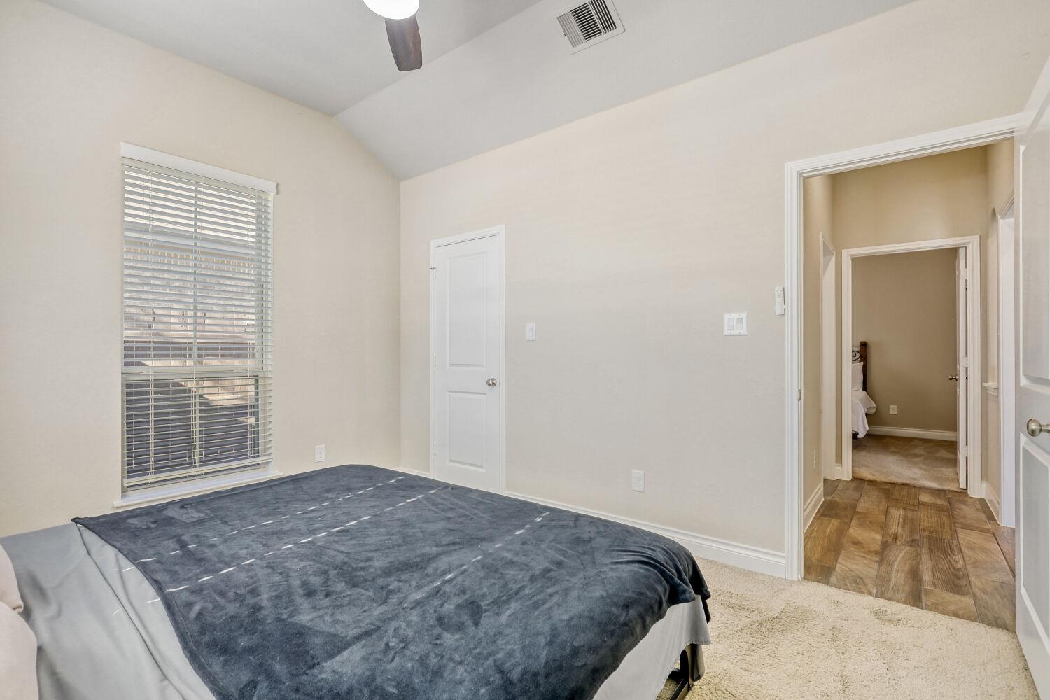 2416 BURBERRY Ln, Leander, TX 78641