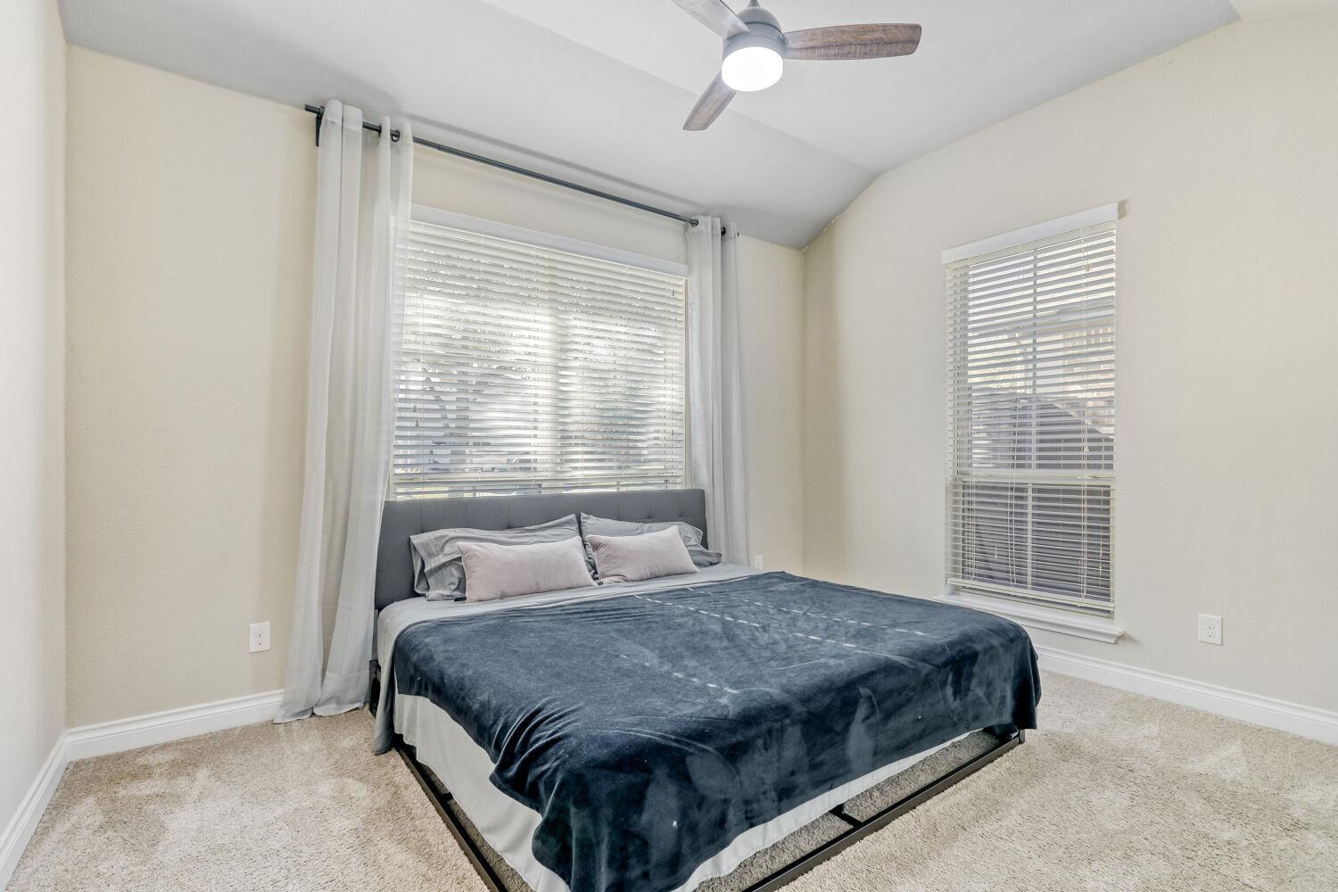 2416 BURBERRY Ln, Leander, TX 78641