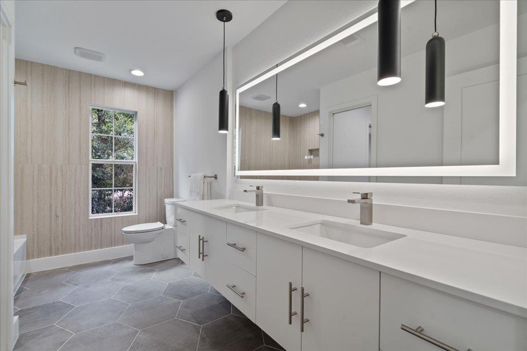 8707 White Cliff Dr, Austin, TX 78759