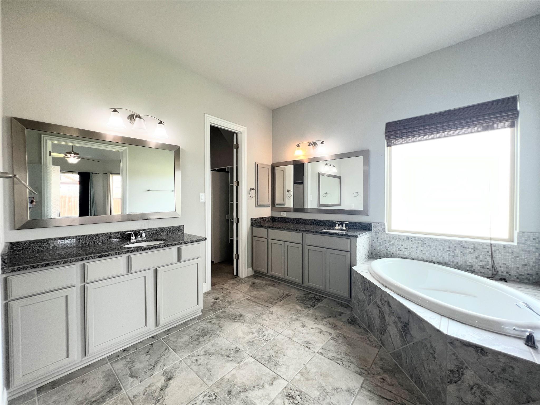 2700 Hudson Ln, Leander, TX 78641