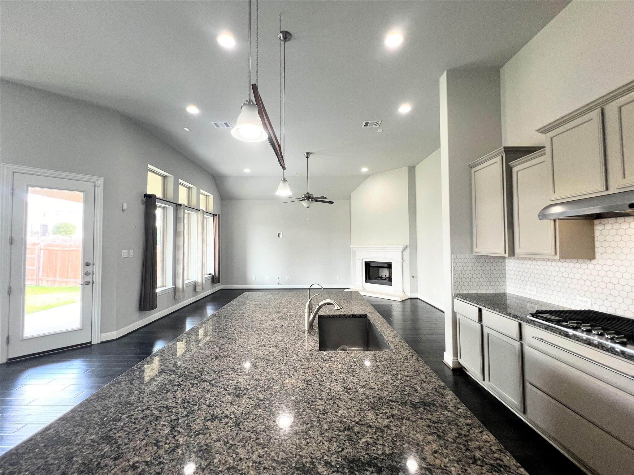 2700 Hudson Ln, Leander, TX 78641