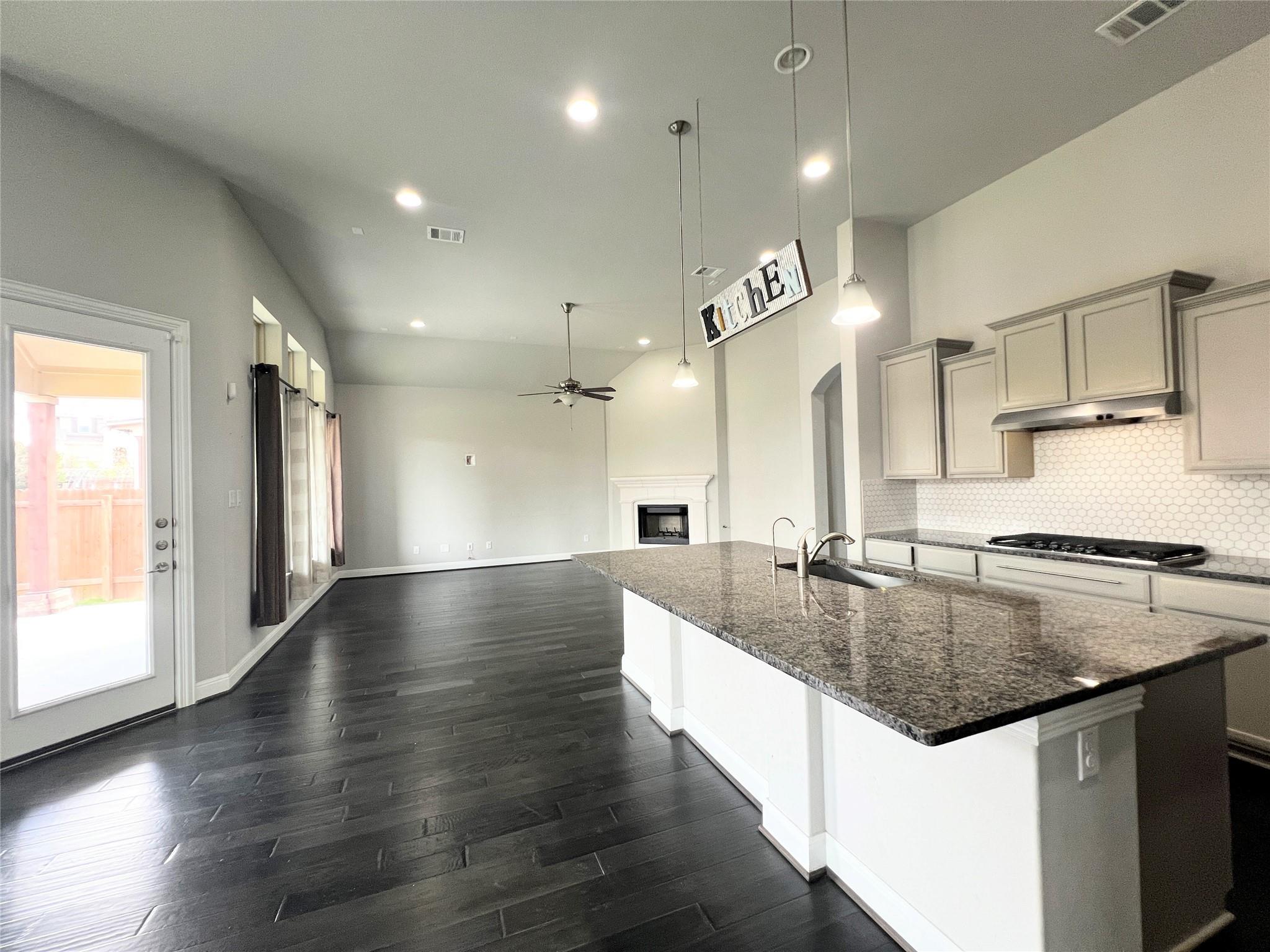 2700 Hudson Ln, Leander, TX 78641