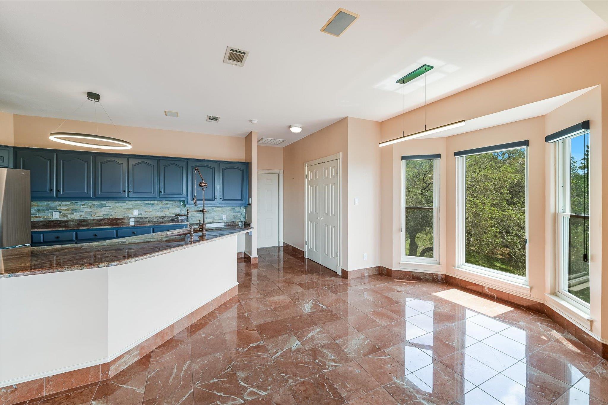 695 Sunset Dr, Wimberley, TX 78676