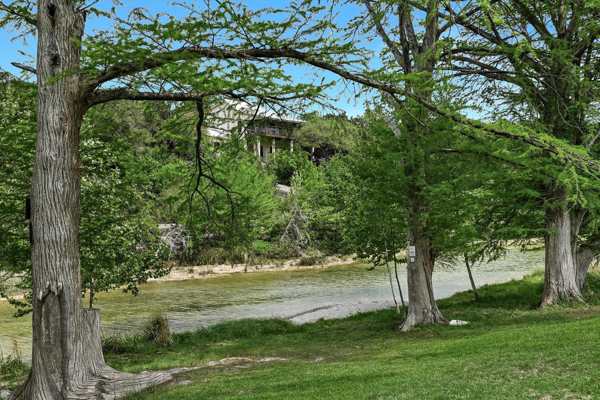 695 Sunset Dr, Wimberley, TX 78676