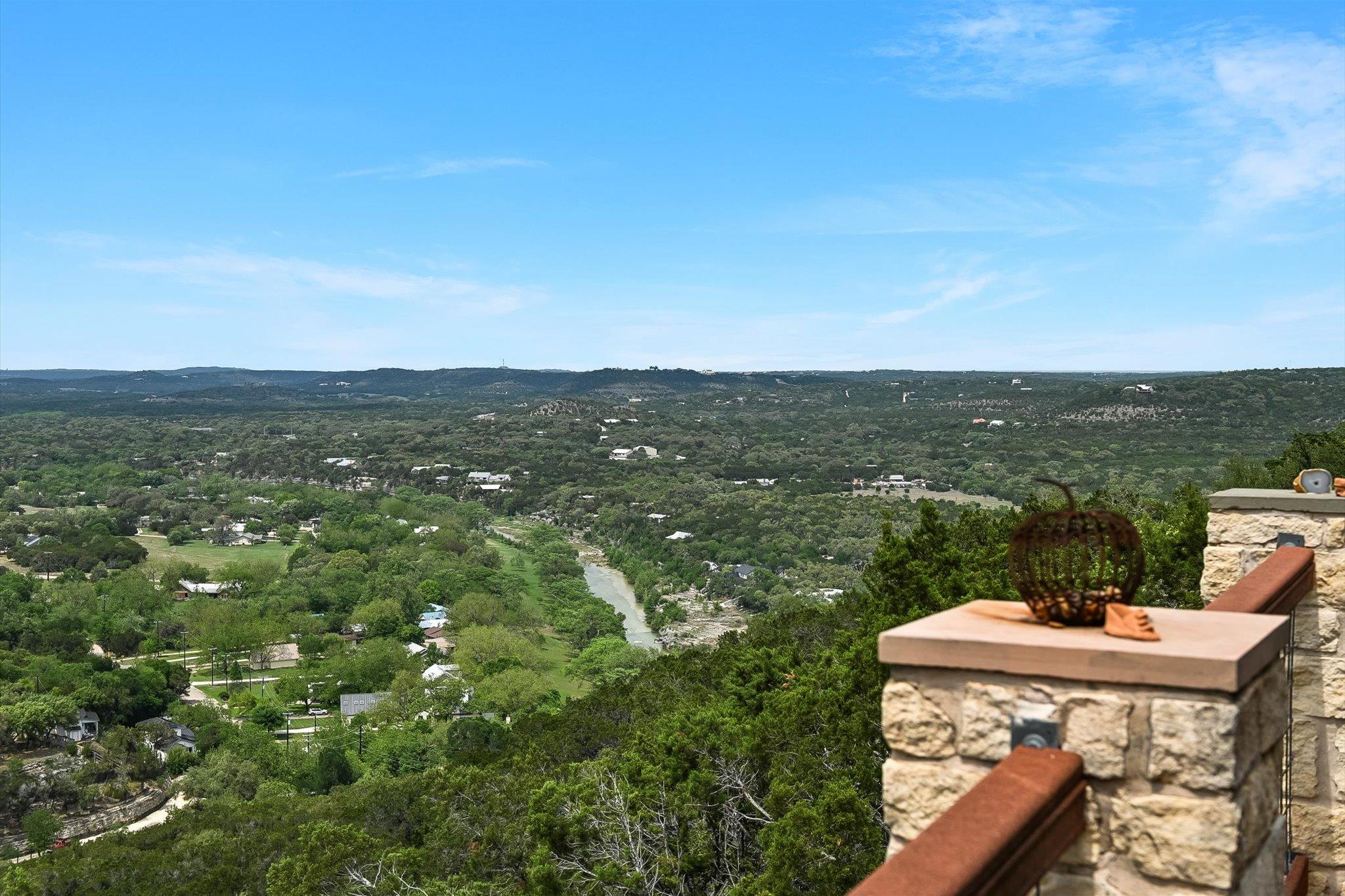 695 Sunset Dr, Wimberley, TX 78676