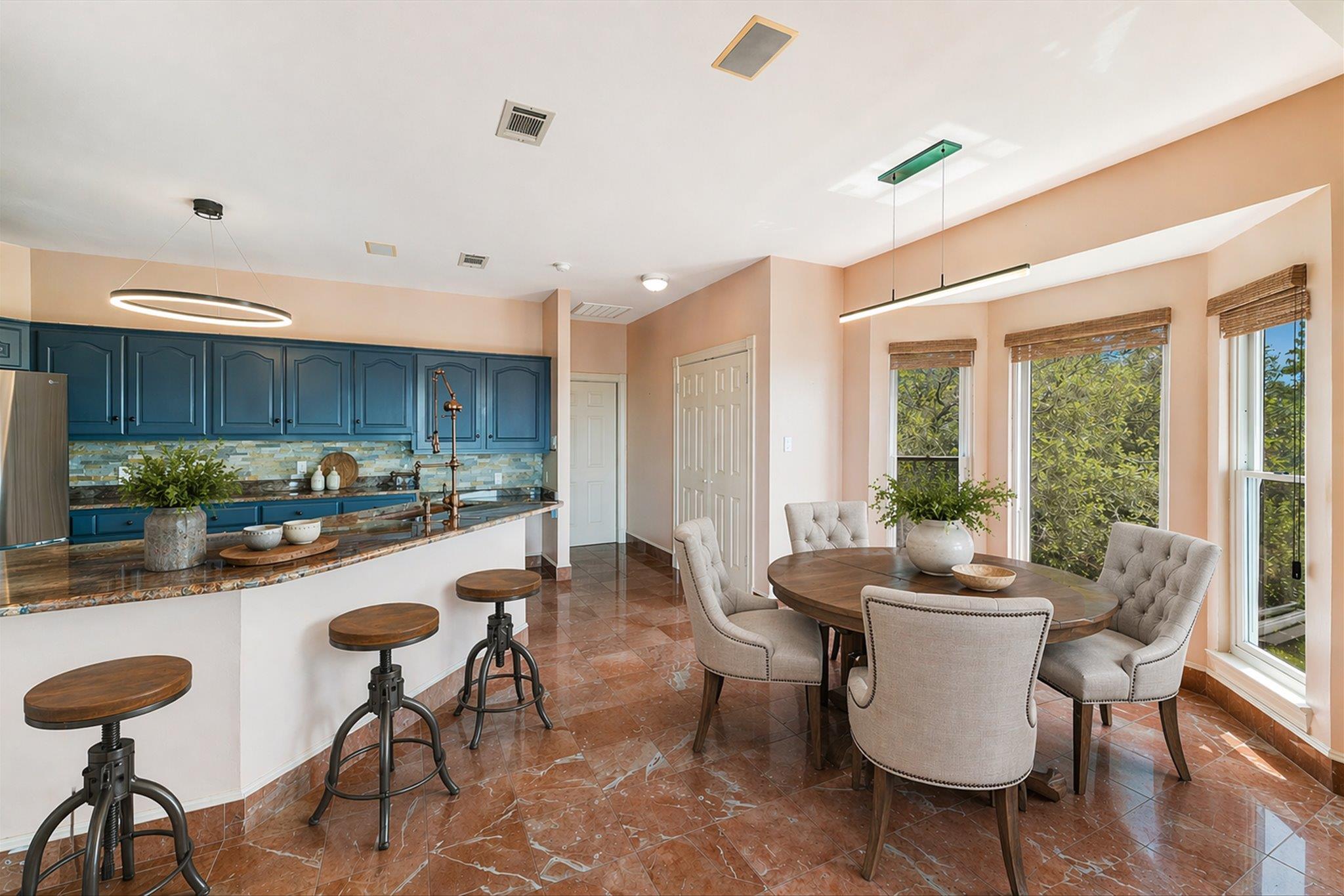 695 Sunset Dr, Wimberley, TX 78676