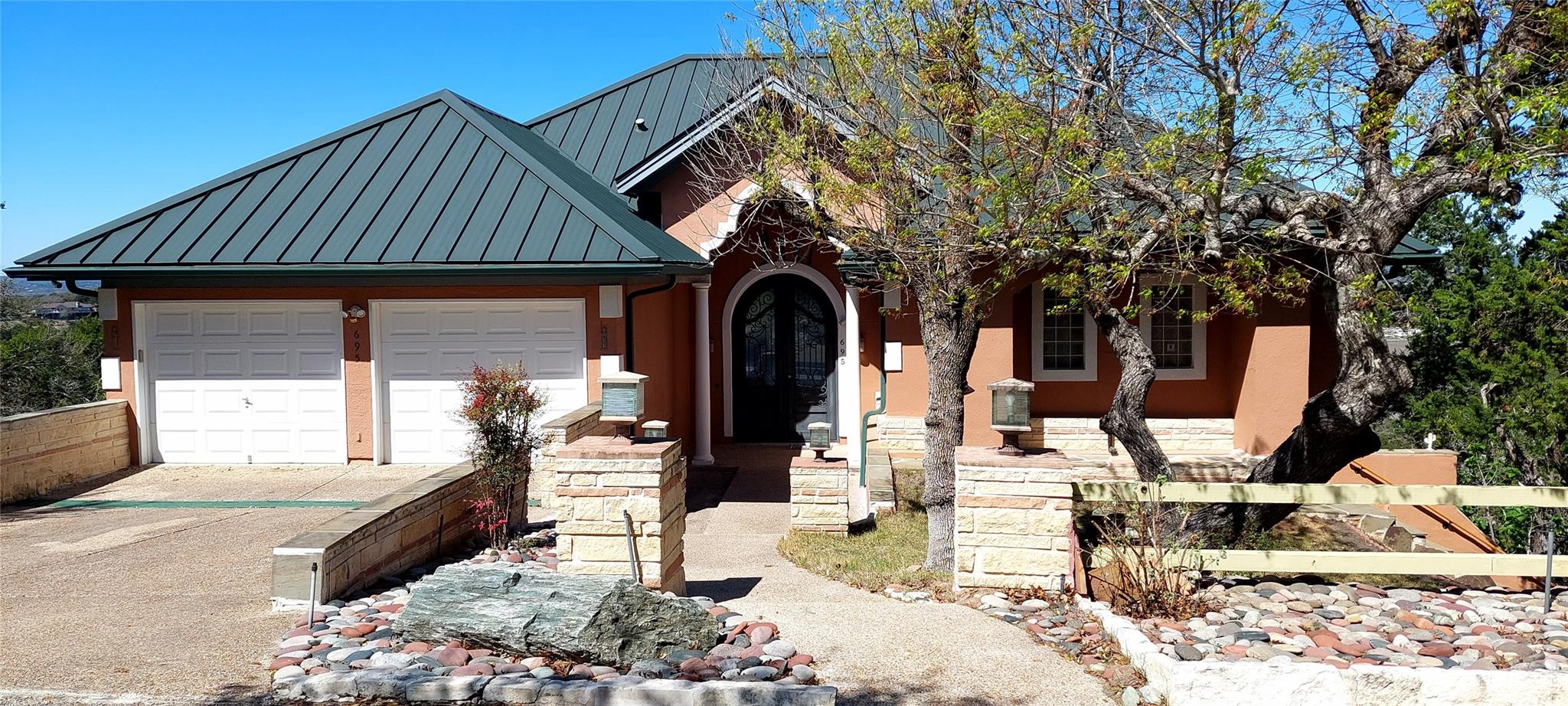 695 Sunset Dr, Wimberley, TX 78676