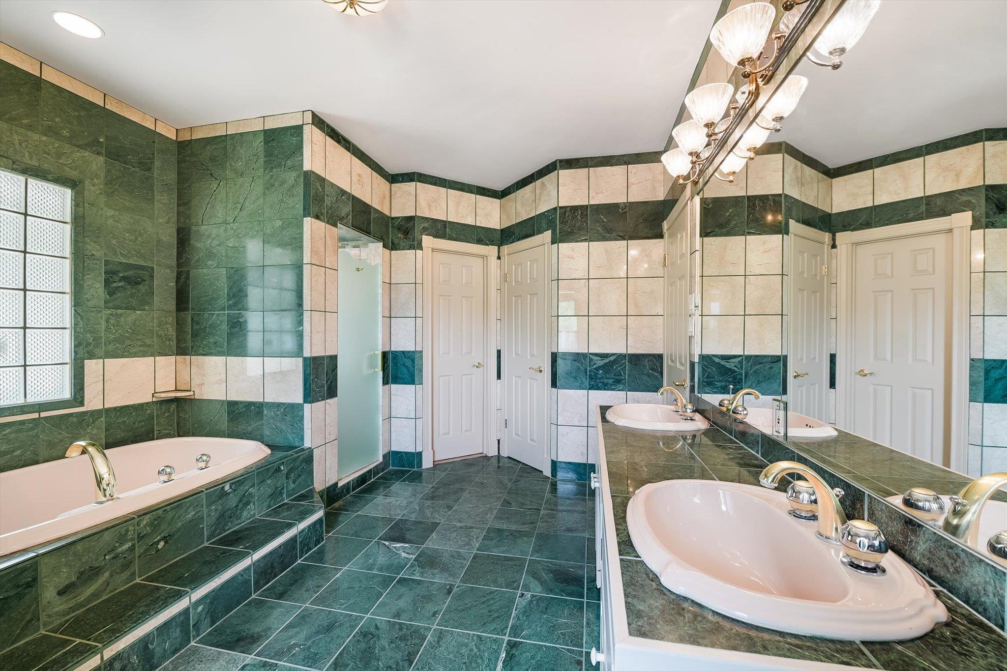 695 Sunset Dr, Wimberley, TX 78676