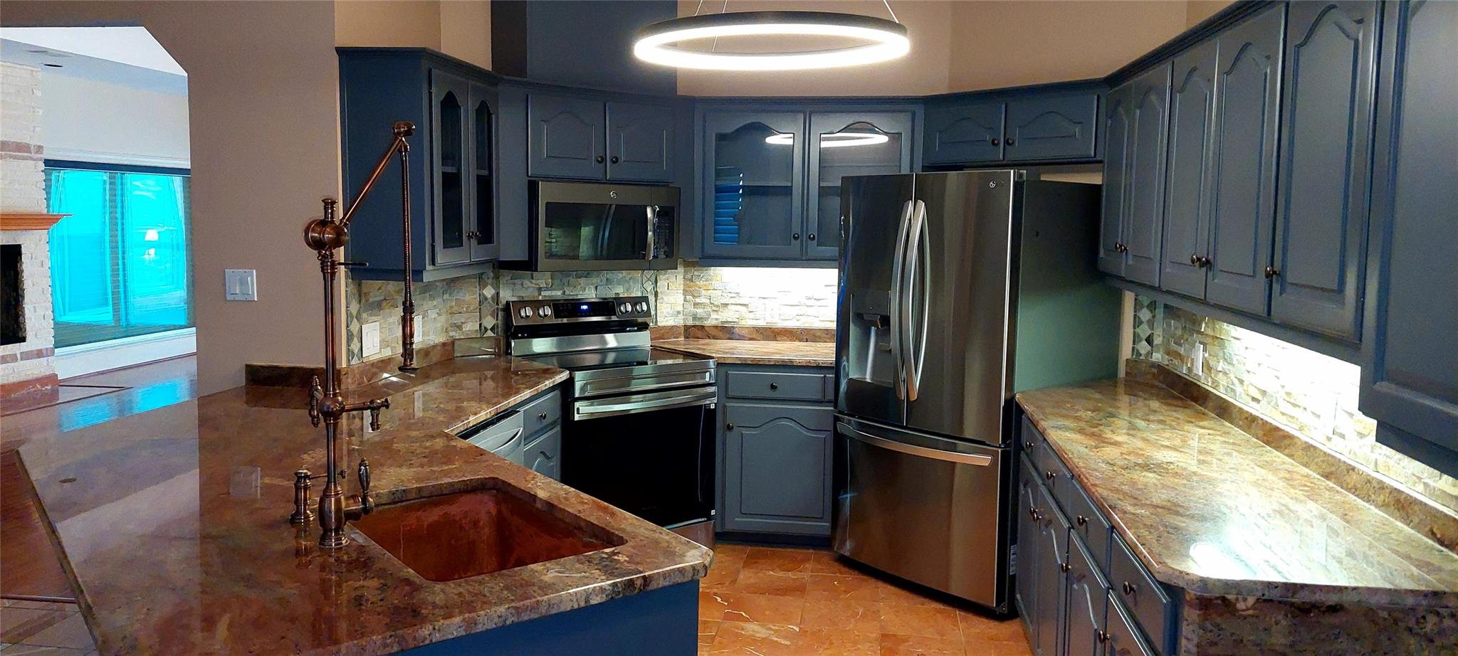 695 Sunset Dr, Wimberley, TX 78676