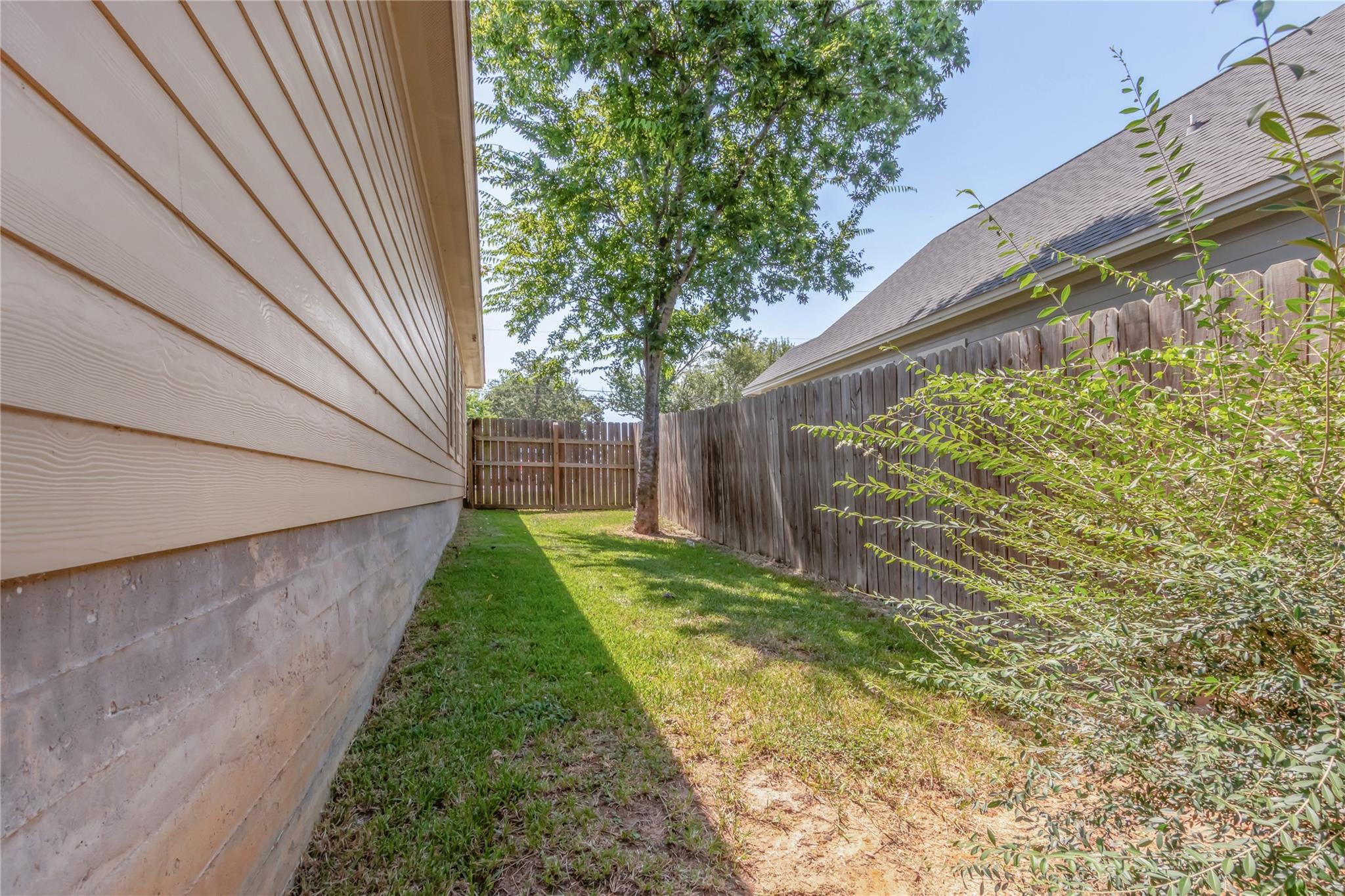904 New York St, Bryan, TX 77803